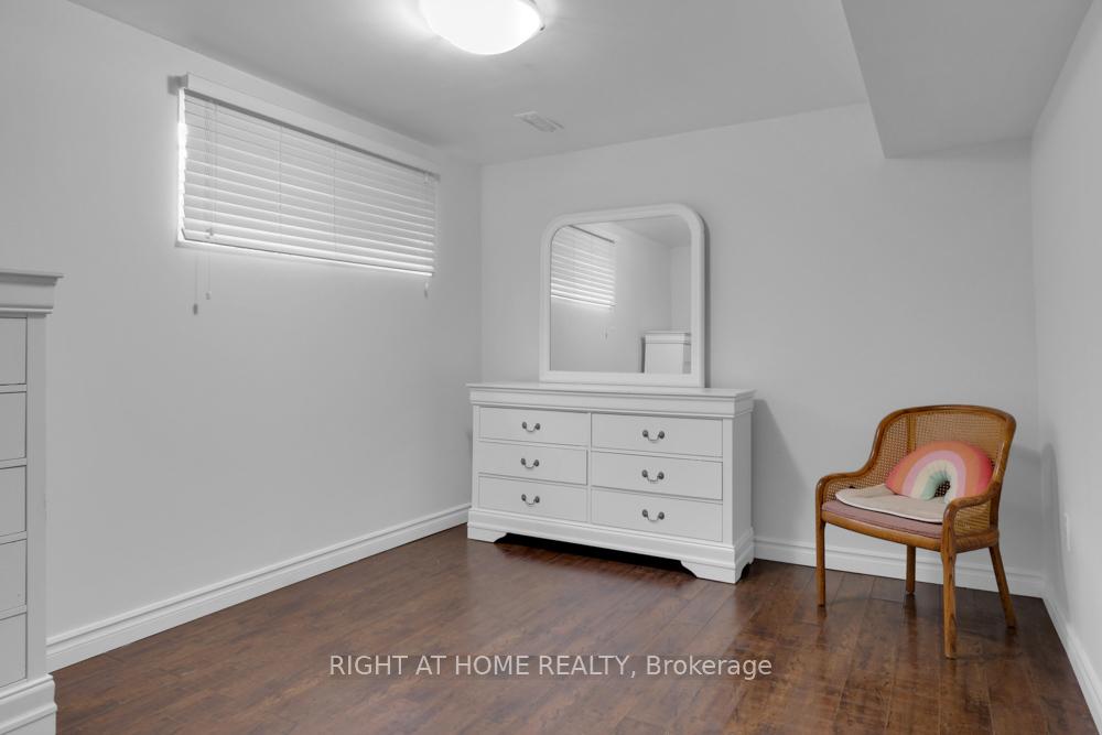 135 Queensbury Ave, Toronto, ON M1N2X8 | 3 Bedroom 3 Bathroom Detached House | Image 13