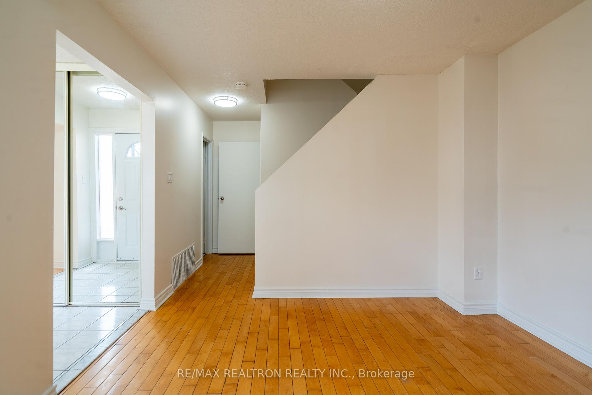 #9 - 2 Dailing Gate, Toronto, ON M1B1Z8 | 3 Bedroom 3 Bathroom Condo Townhouse | Image 12