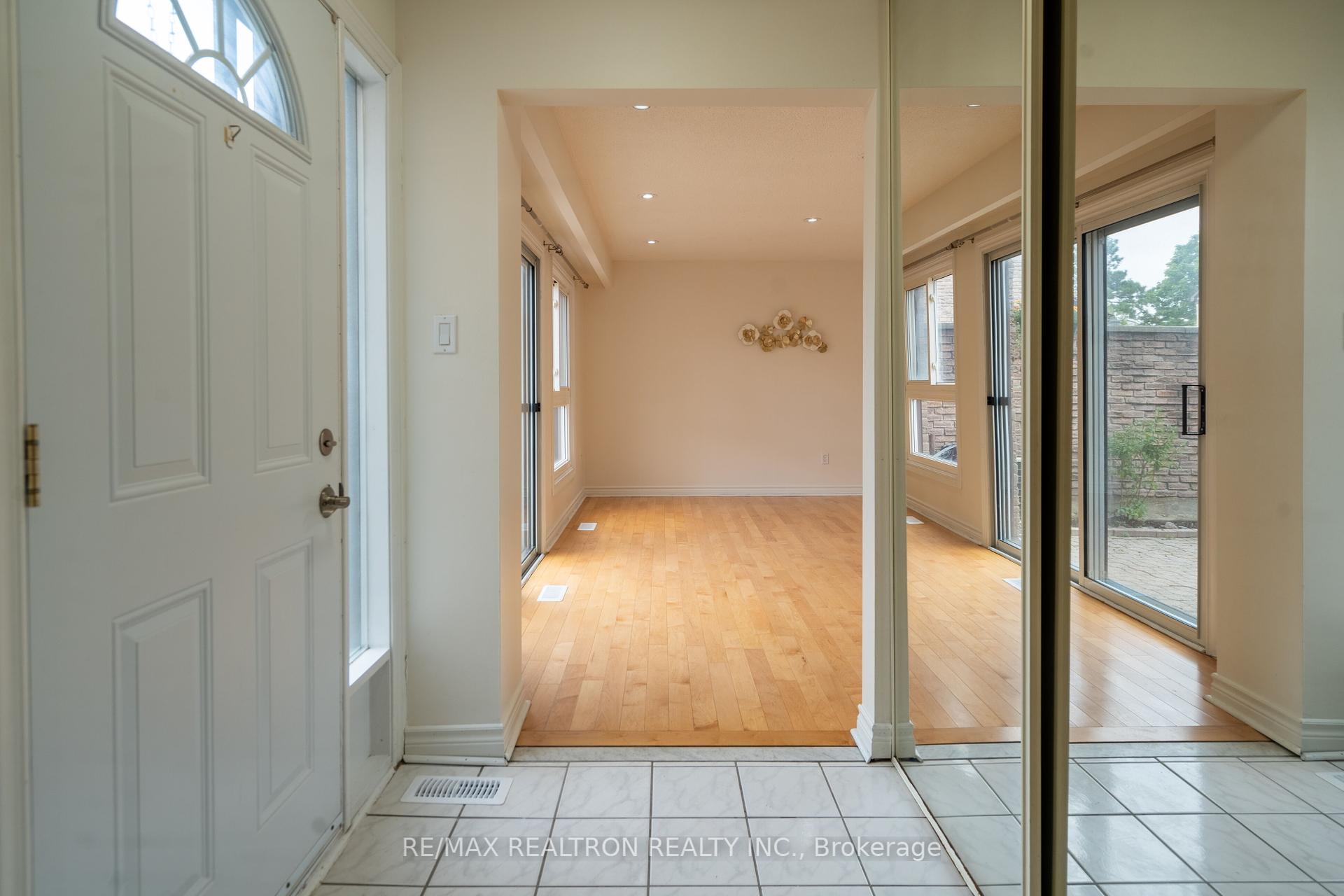 #9 - 2 Dailing Gate, Toronto, ON M1B1Z8 | 3 Bedroom 3 Bathroom Condo Townhouse | Image 7