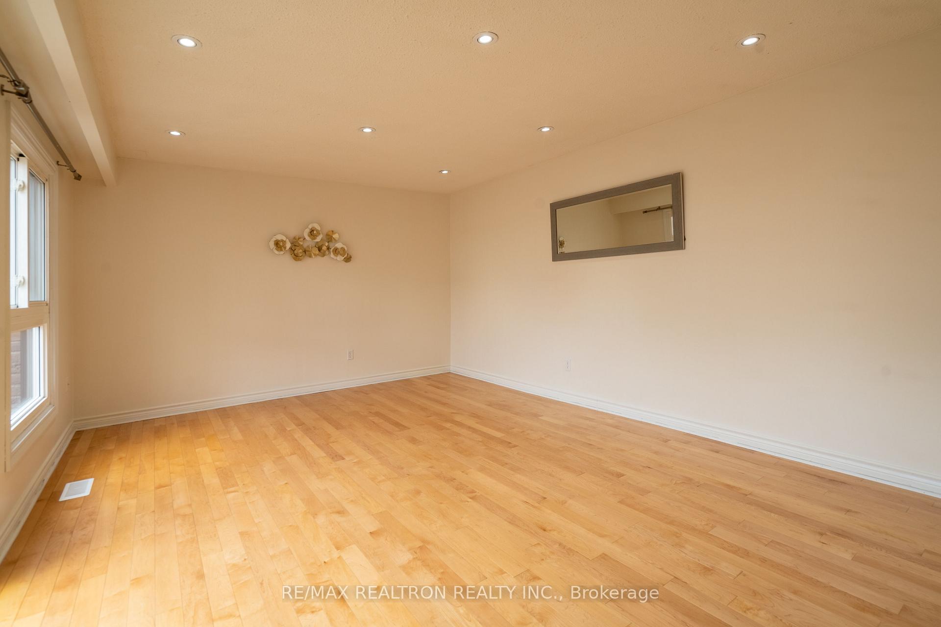 #9 - 2 Dailing Gate, Toronto, ON M1B1Z8 | 3 Bedroom 3 Bathroom Condo Townhouse | Image 8