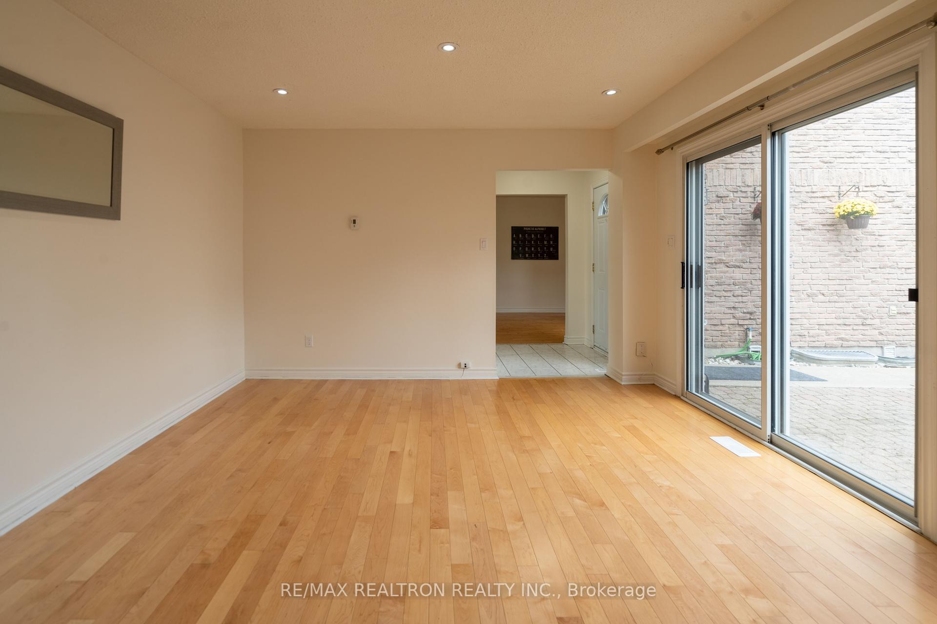 #9 - 2 Dailing Gate, Toronto, ON M1B1Z8 | 3 Bedroom 3 Bathroom Condo Townhouse | Image 9