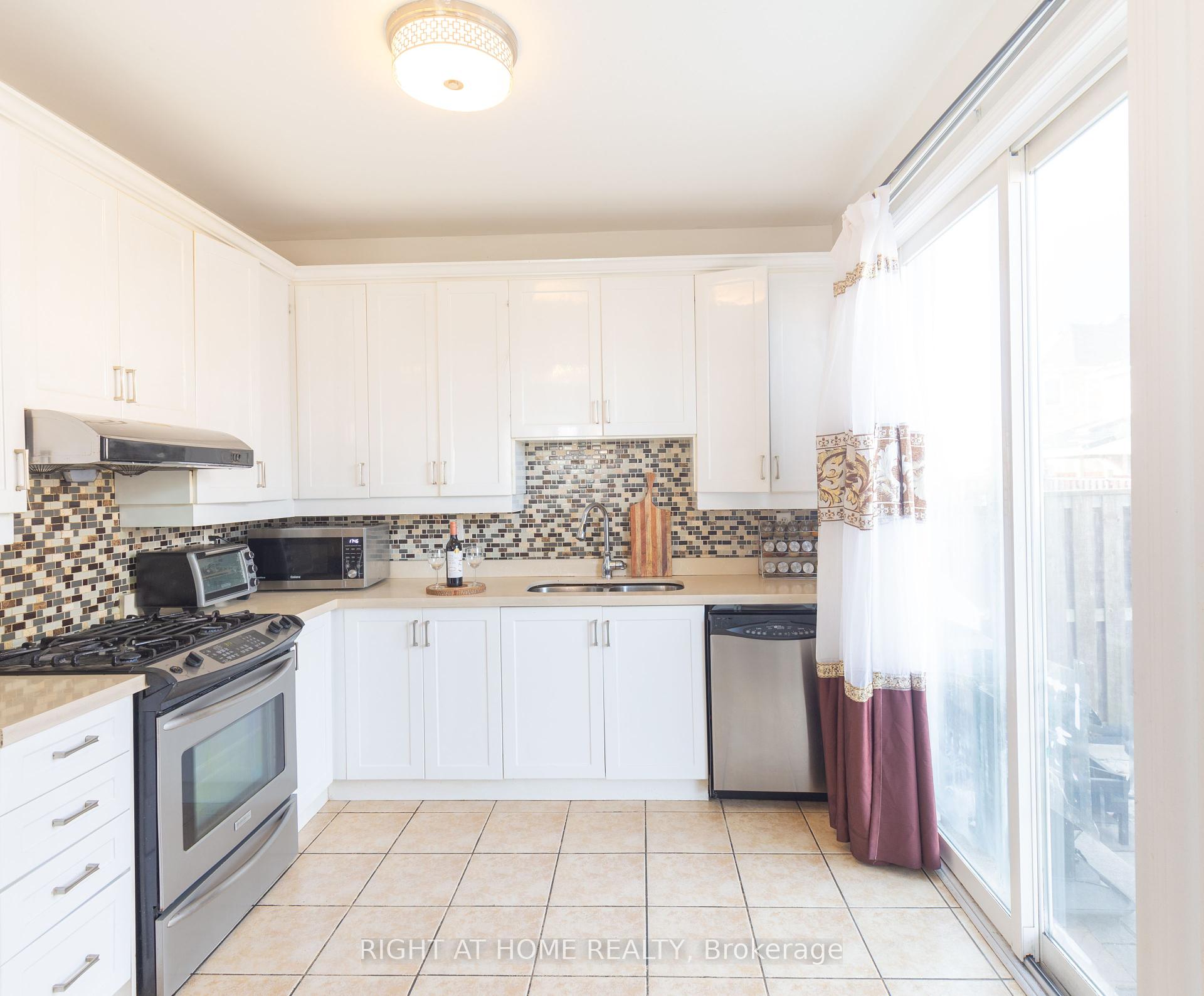 62 Antelope Dr, Toronto, ON M1B6K5 | 4 Bedroom 4 Bathroom Detached House | Image 7