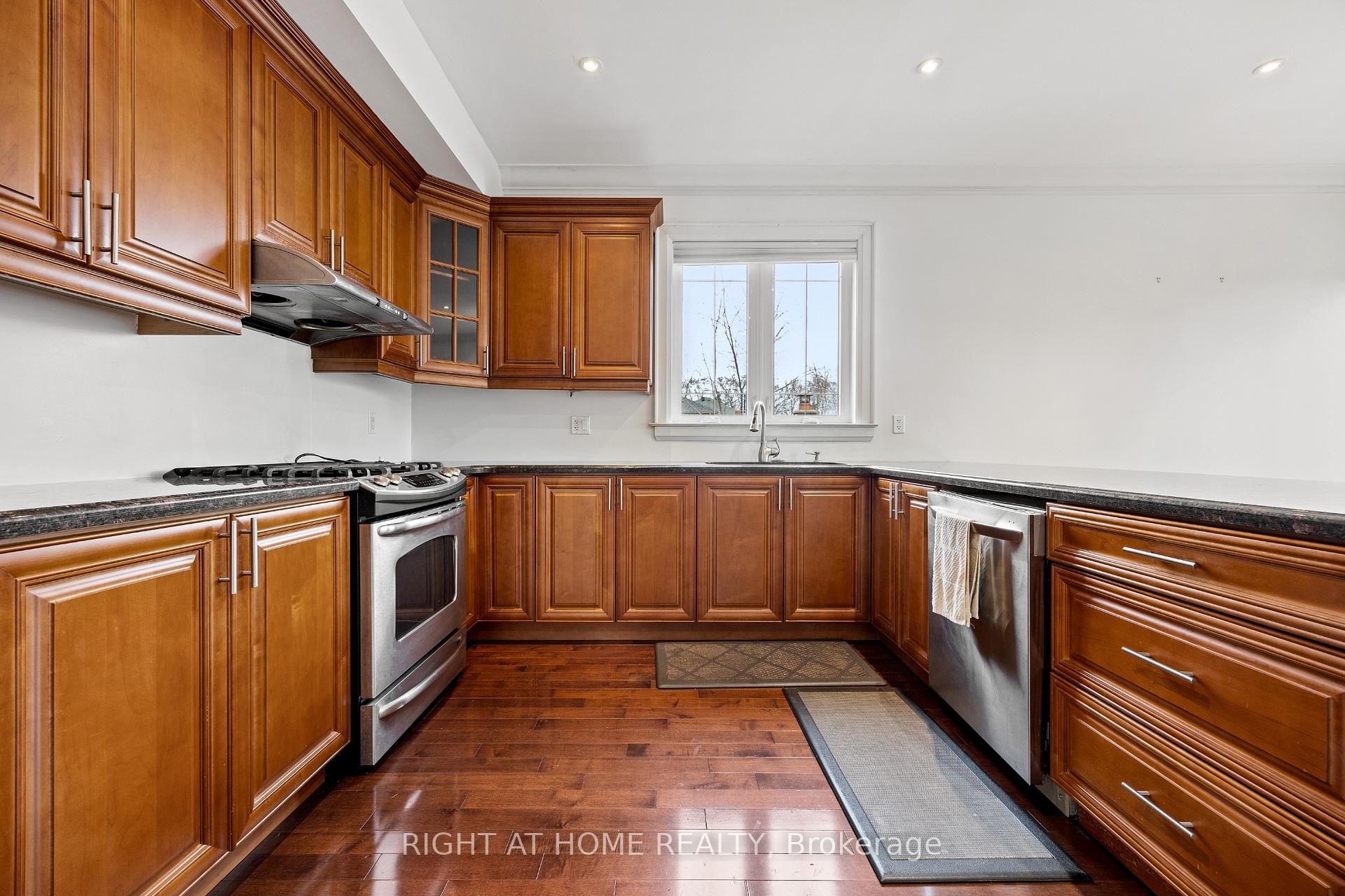 25 Meadowvale Rd, Toronto, ON M1C1R7 | 4 Bedroom 6 Bathroom Detached House | Image 13