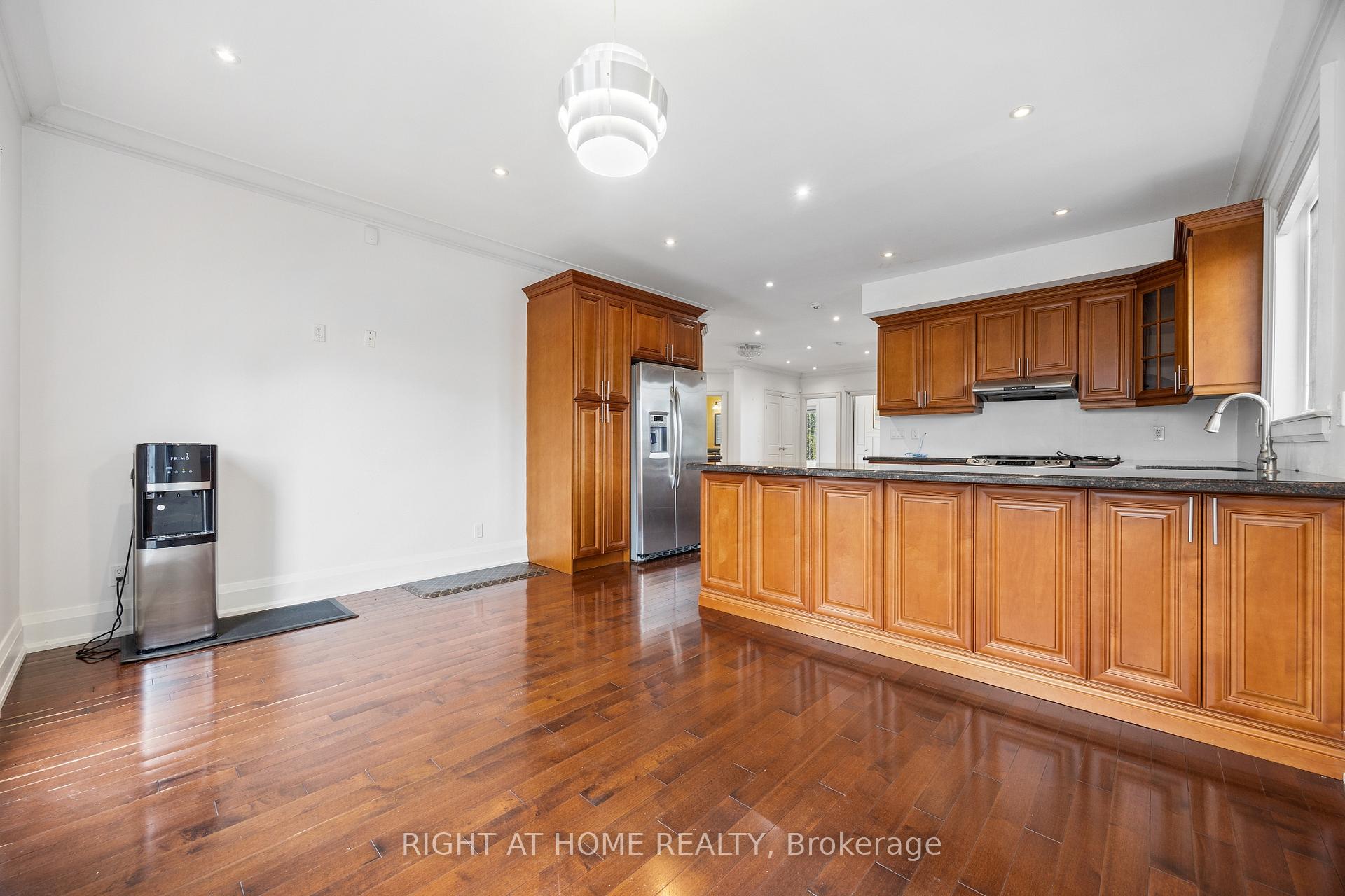 25 Meadowvale Rd, Toronto, ON M1C1R7 | 4 Bedroom 6 Bathroom Detached House | Image 15