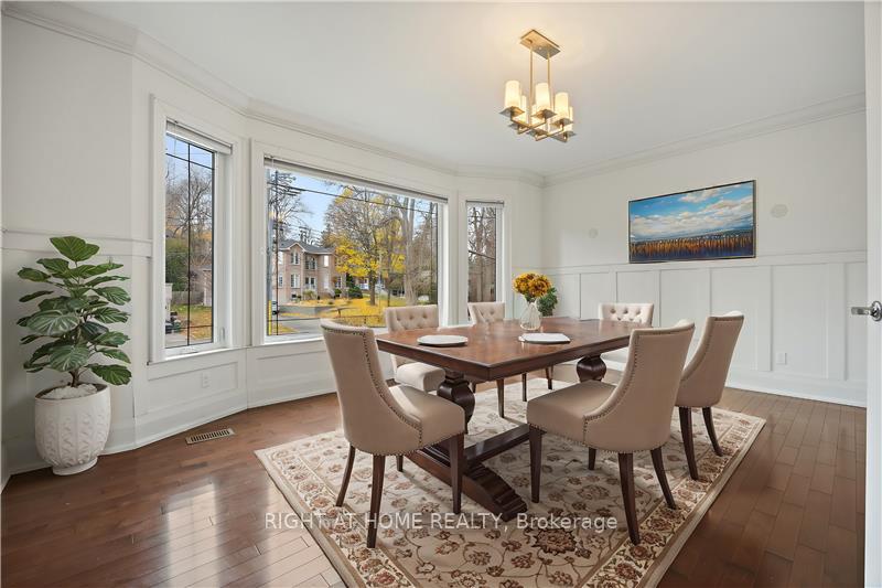 25 Meadowvale Rd, Toronto, ON M1C1R7 | 4 Bedroom 6 Bathroom Detached House | Image 3