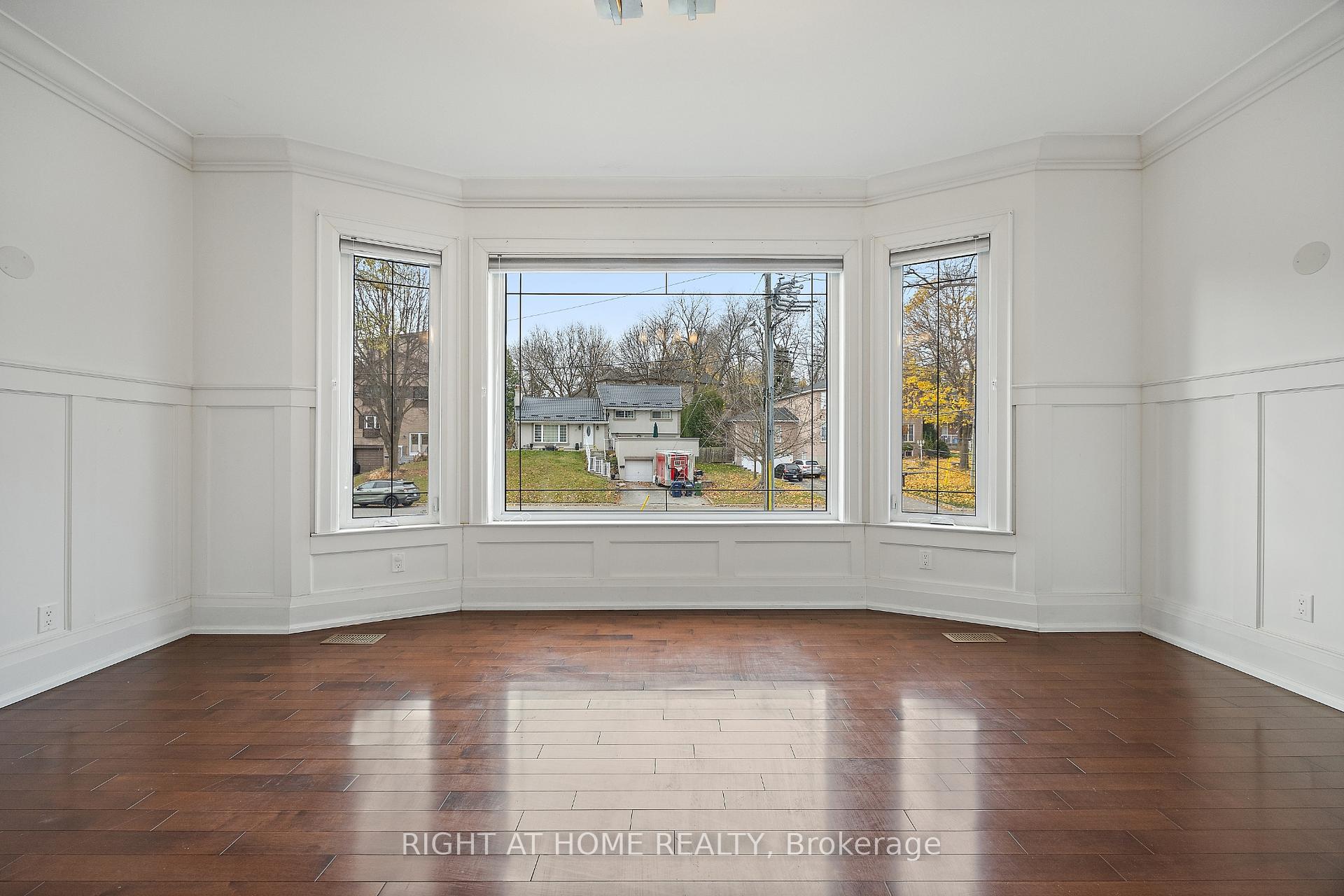 25 Meadowvale Rd, Toronto, ON M1C1R7 | 4 Bedroom 6 Bathroom Detached House | Image 5