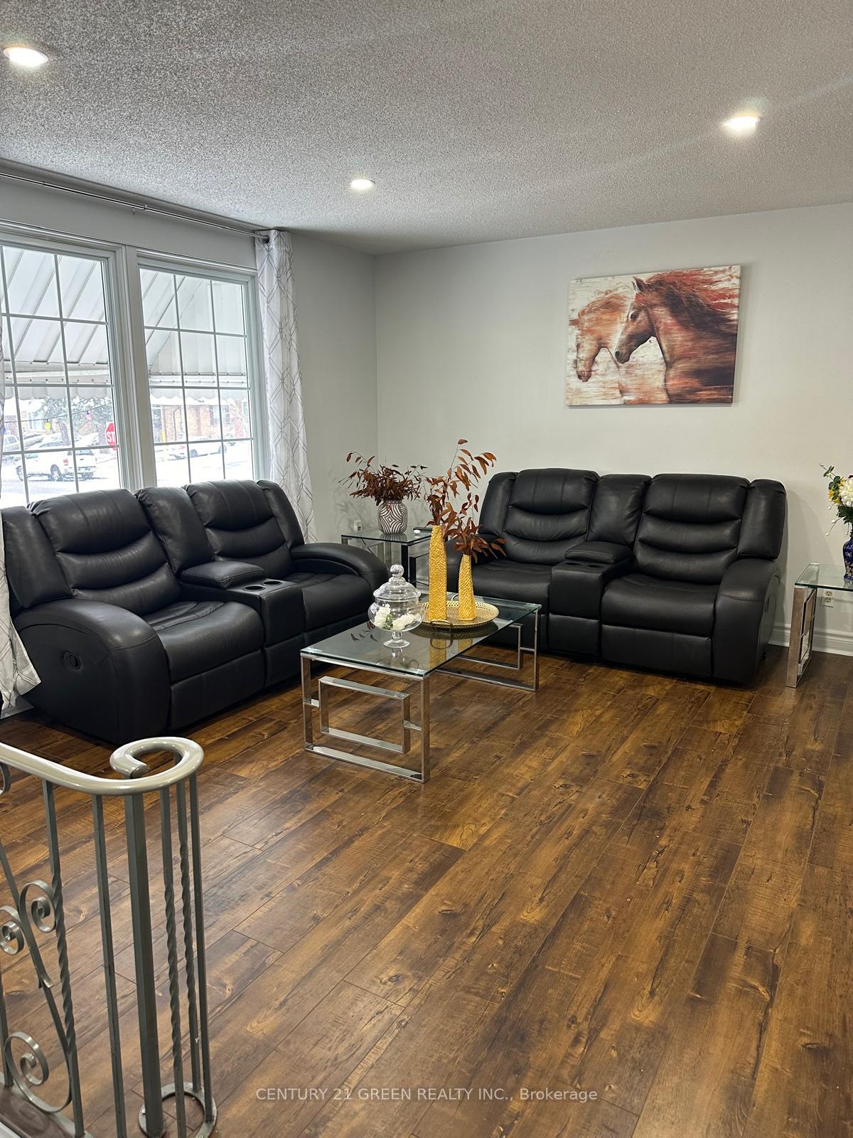 17 Benroyal Cres, Toronto, ON M1H1L6 | 3 Bedroom 3 Bathroom Detached House | Image 10