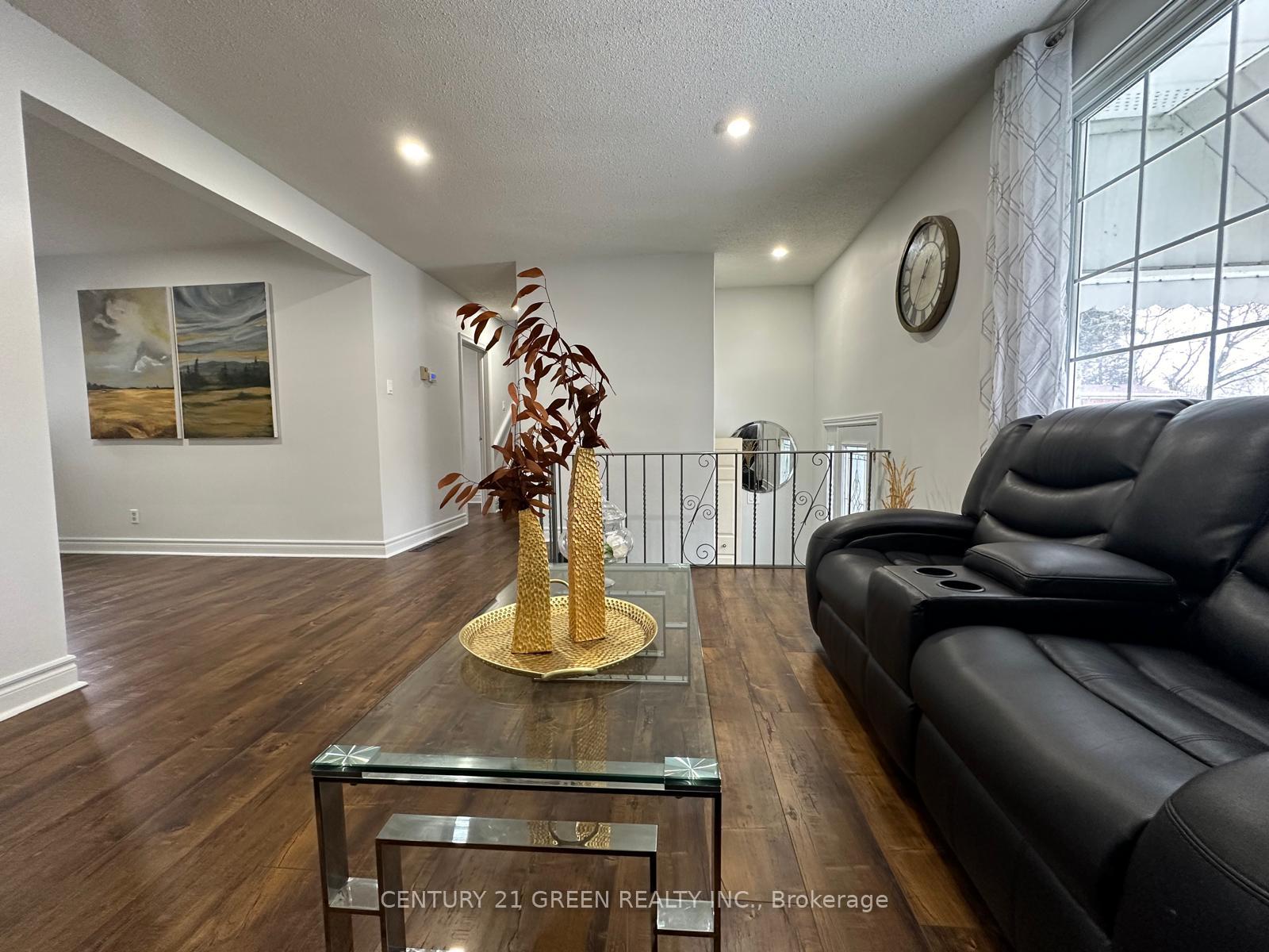 17 Benroyal Cres, Toronto, ON M1H1L6 | 3 Bedroom 3 Bathroom Detached House | Image 14