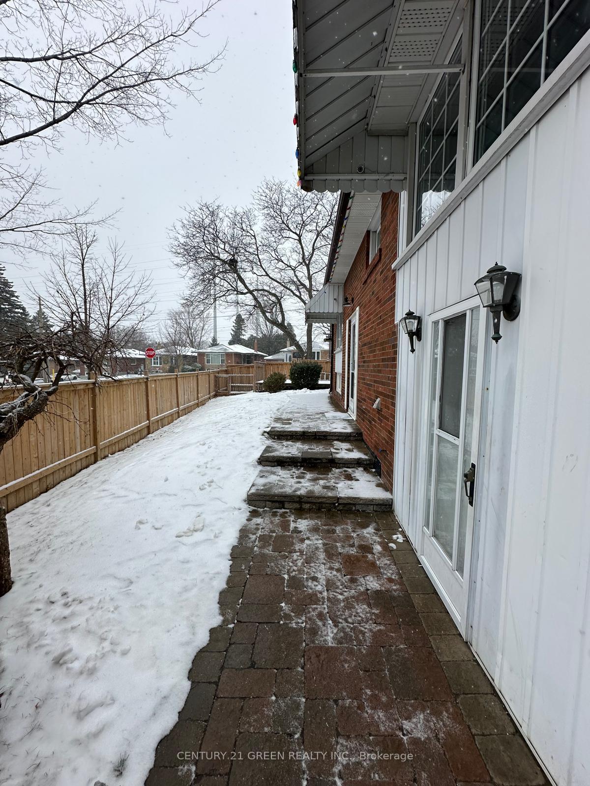 17 Benroyal Cres, Toronto, ON M1H1L6 | 3 Bedroom 3 Bathroom Detached House | Image 16
