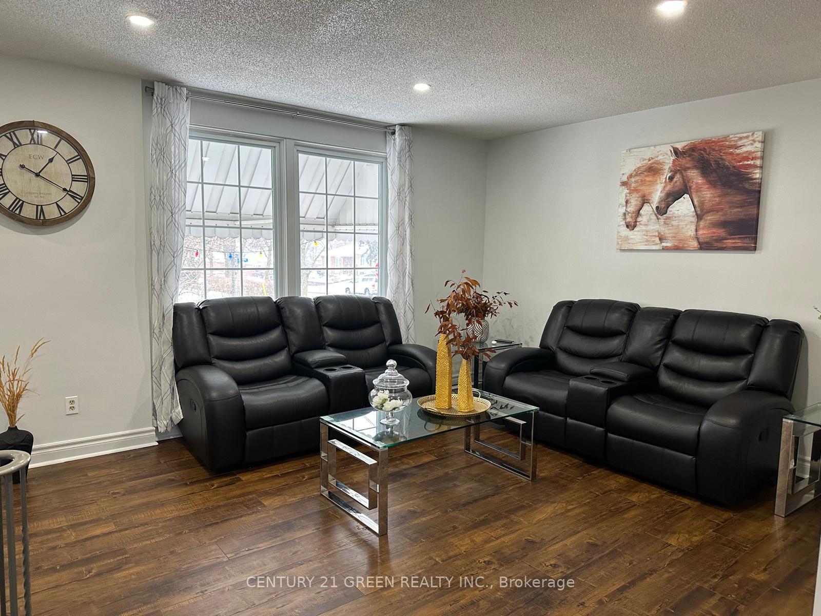 17 Benroyal Cres, Toronto, ON M1H1L6 | 3 Bedroom 3 Bathroom Detached House | Image 4