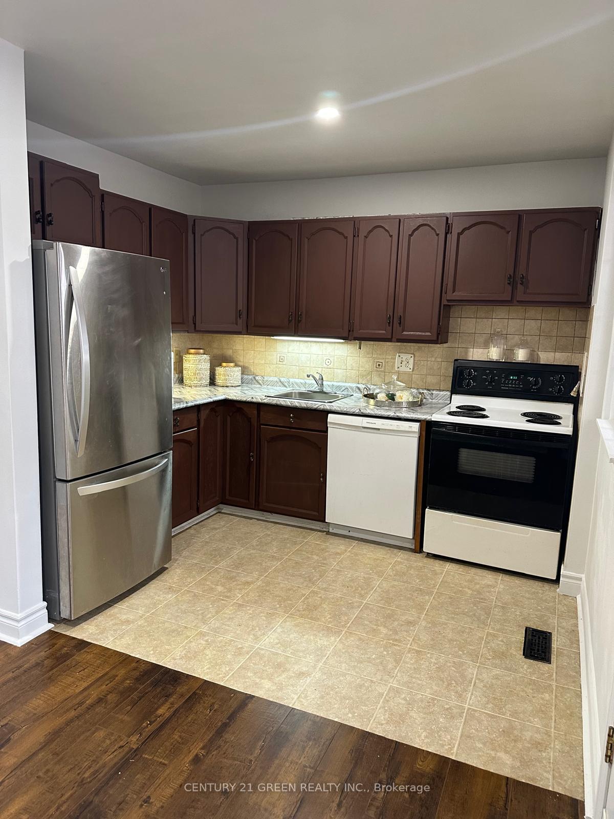 17 Benroyal Cres, Toronto, ON M1H1L6 | 3 Bedroom 3 Bathroom Detached House | Image 6
