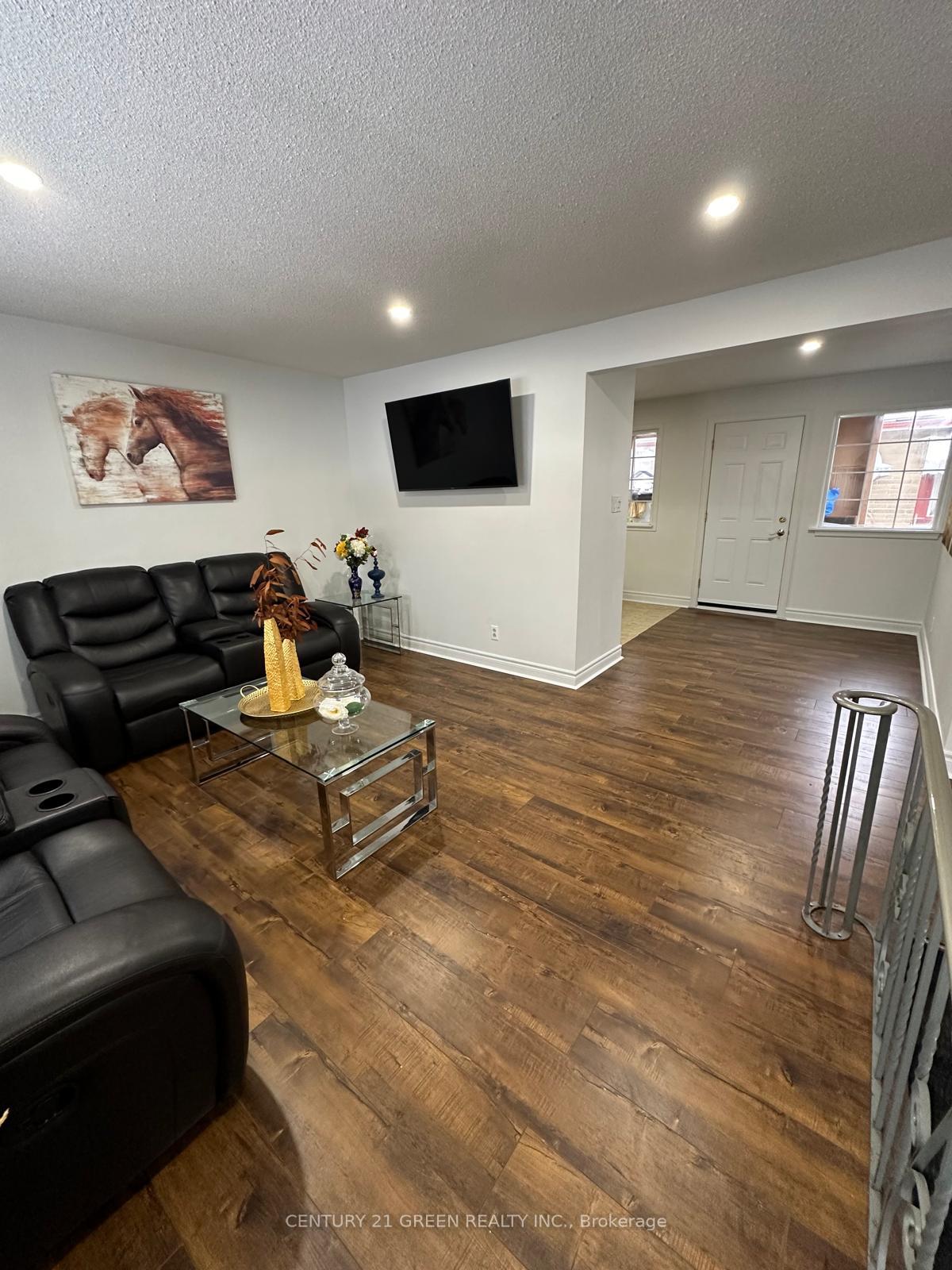 17 Benroyal Cres, Toronto, ON M1H1L6 | 3 Bedroom 3 Bathroom Detached House | Image 9