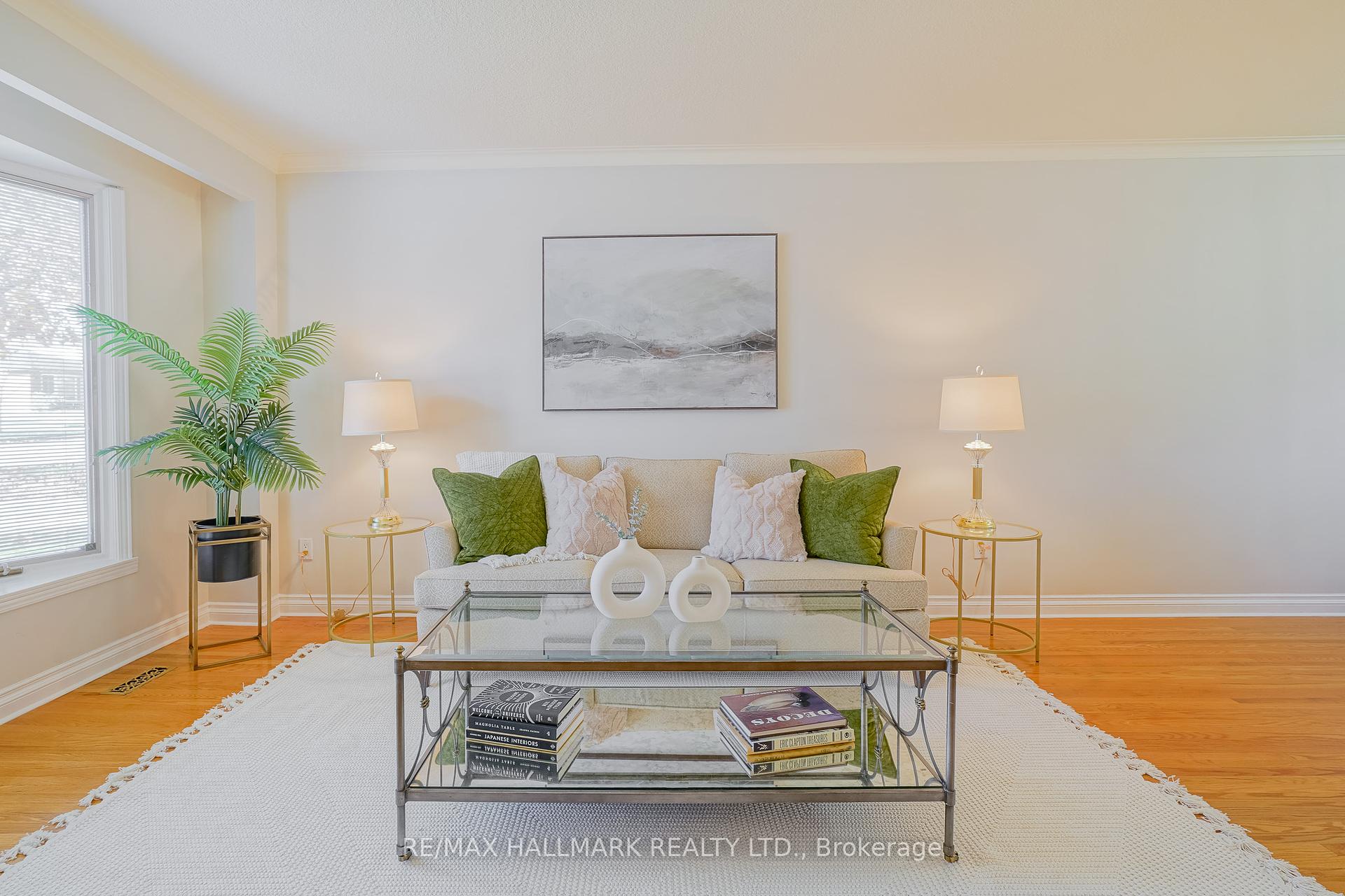 3 Langevin Cres, Toronto, ON M1C2B7 | 4 Bedroom 3 Bathroom Detached House | Image 6