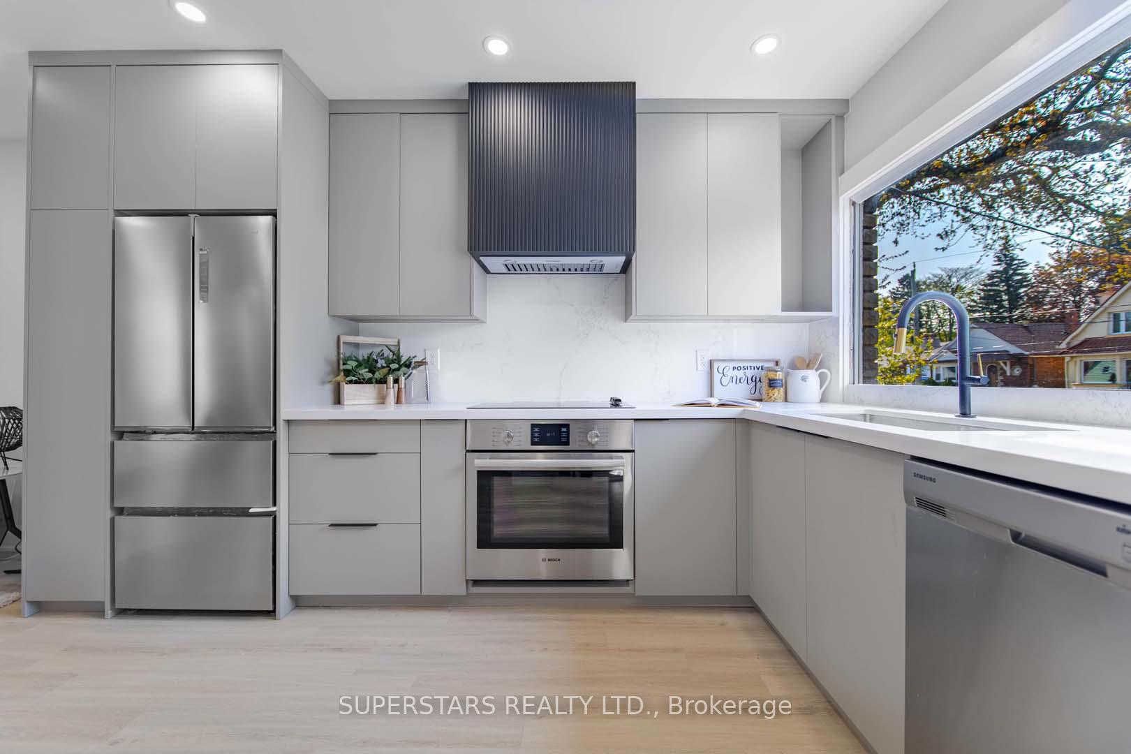 14 Pinegrove Ave, Toronto, ON M1N2G4 | 3 Bedroom 2 Bathroom Detached House | Image 1