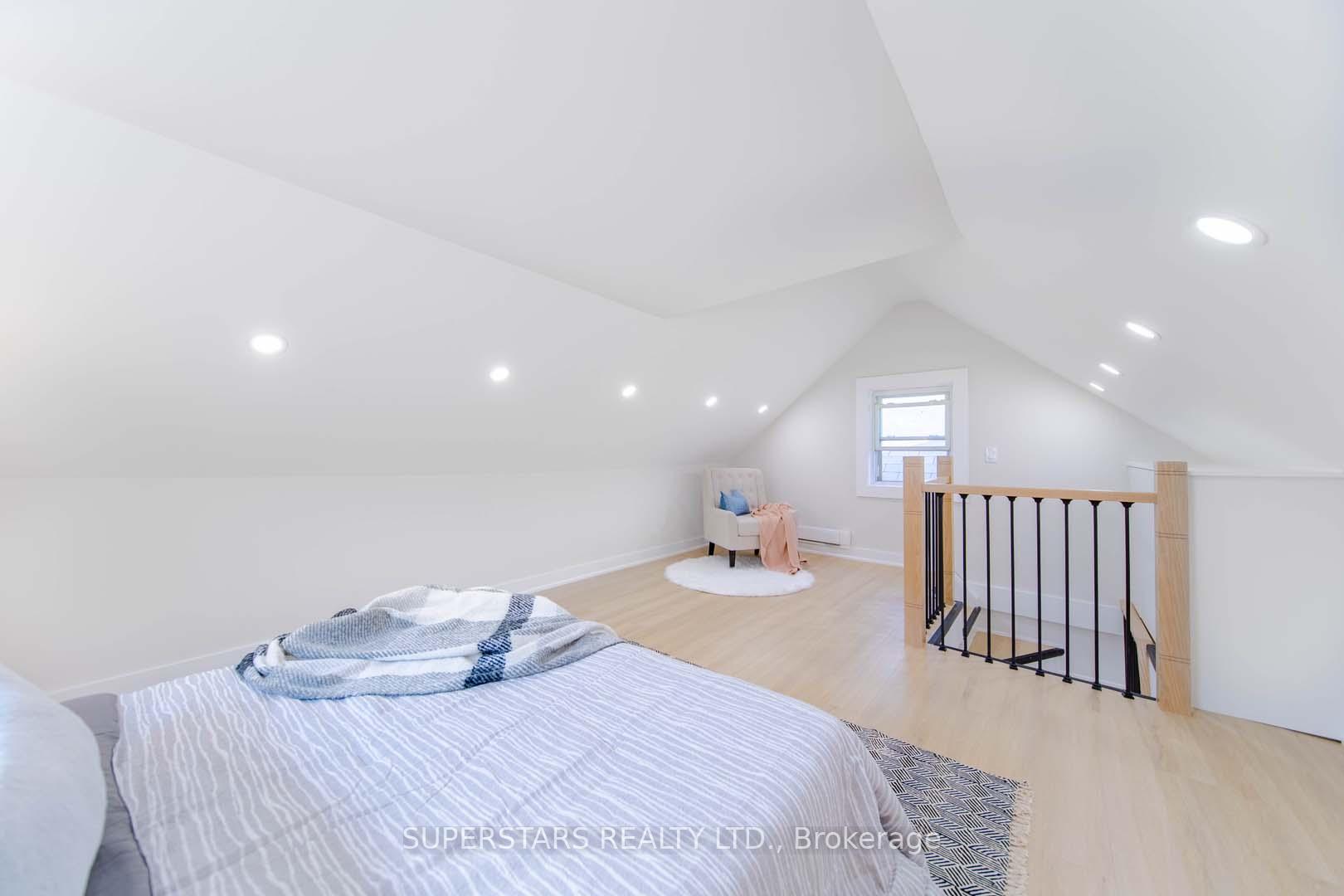 14 Pinegrove Ave, Toronto, ON M1N2G4 | 3 Bedroom 2 Bathroom Detached House | Image 15