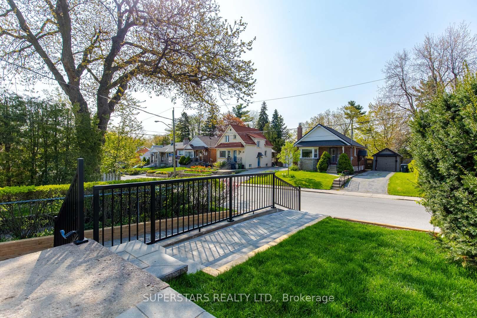14 Pinegrove Ave, Toronto, ON M1N2G4 | 3 Bedroom 2 Bathroom Detached House | Image 24