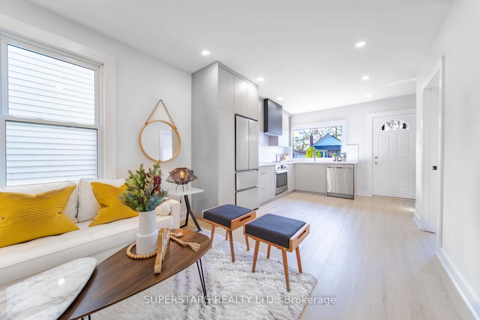 14 Pinegrove Ave, Toronto, ON M1N2G4 | 3 Bedroom 2 Bathroom Detached House | Image 3