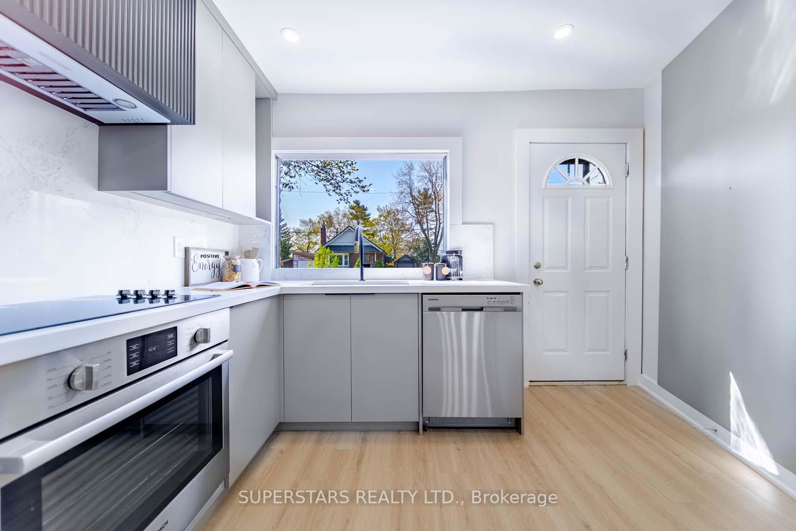 14 Pinegrove Ave, Toronto, ON M1N2G4 | 3 Bedroom 2 Bathroom Detached House | Image 4