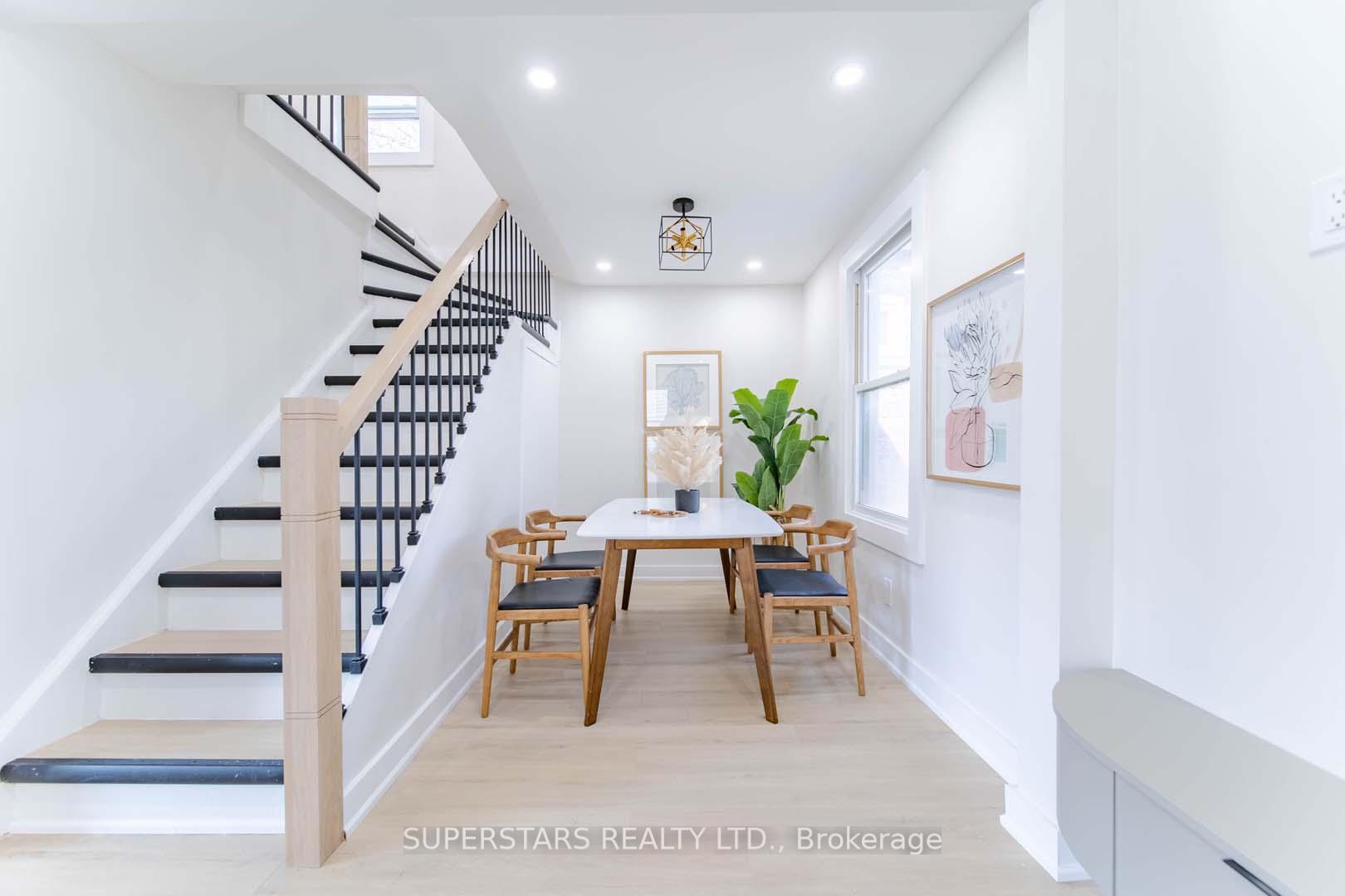 14 Pinegrove Ave, Toronto, ON M1N2G4 | 3 Bedroom 2 Bathroom Detached House | Image 9