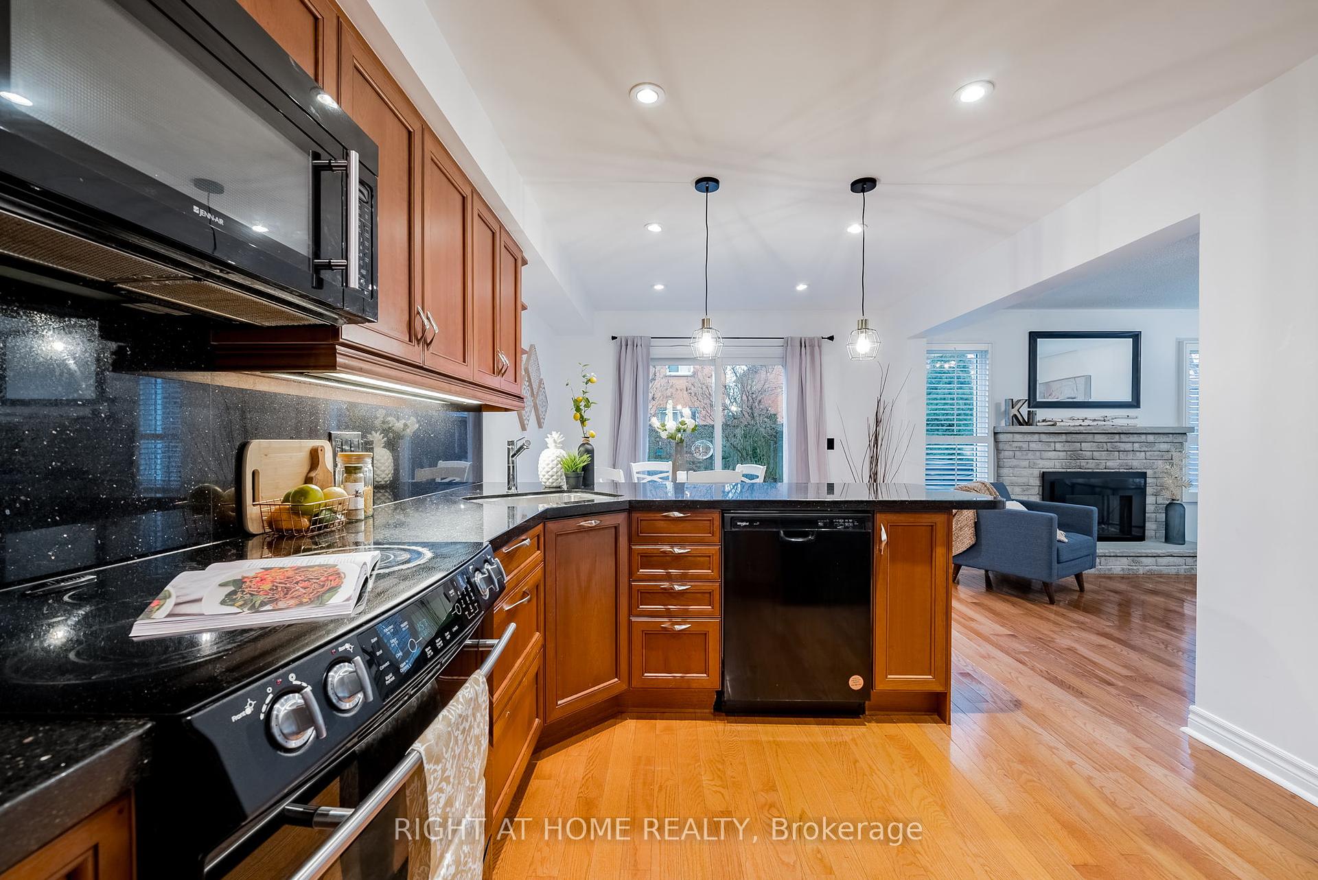 30 Bornholm Dr, Toronto, ON M1C4P7 | 3 Bedroom 4 Bathroom Detached House | Image 10