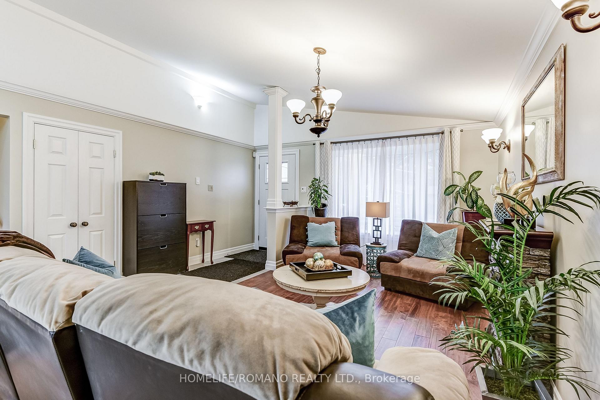 48 Benroyal Cres, Toronto, ON M1H1L5 | 3 Bedroom 2 Bathroom Detached House | Image 8