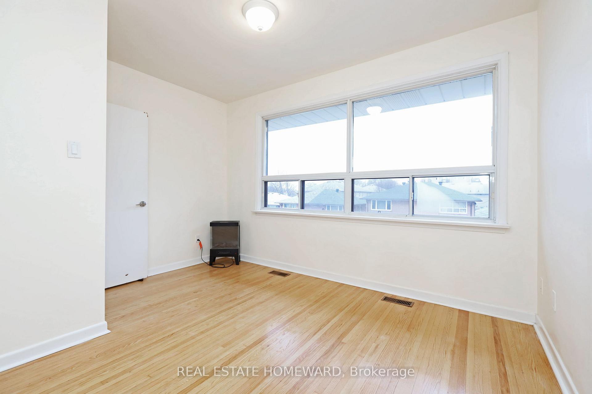 363 Highfield Rd, Toronto, ON M4L2V7 | 3 Bedroom 3 Bathroom Semi-Detached House | Image 16