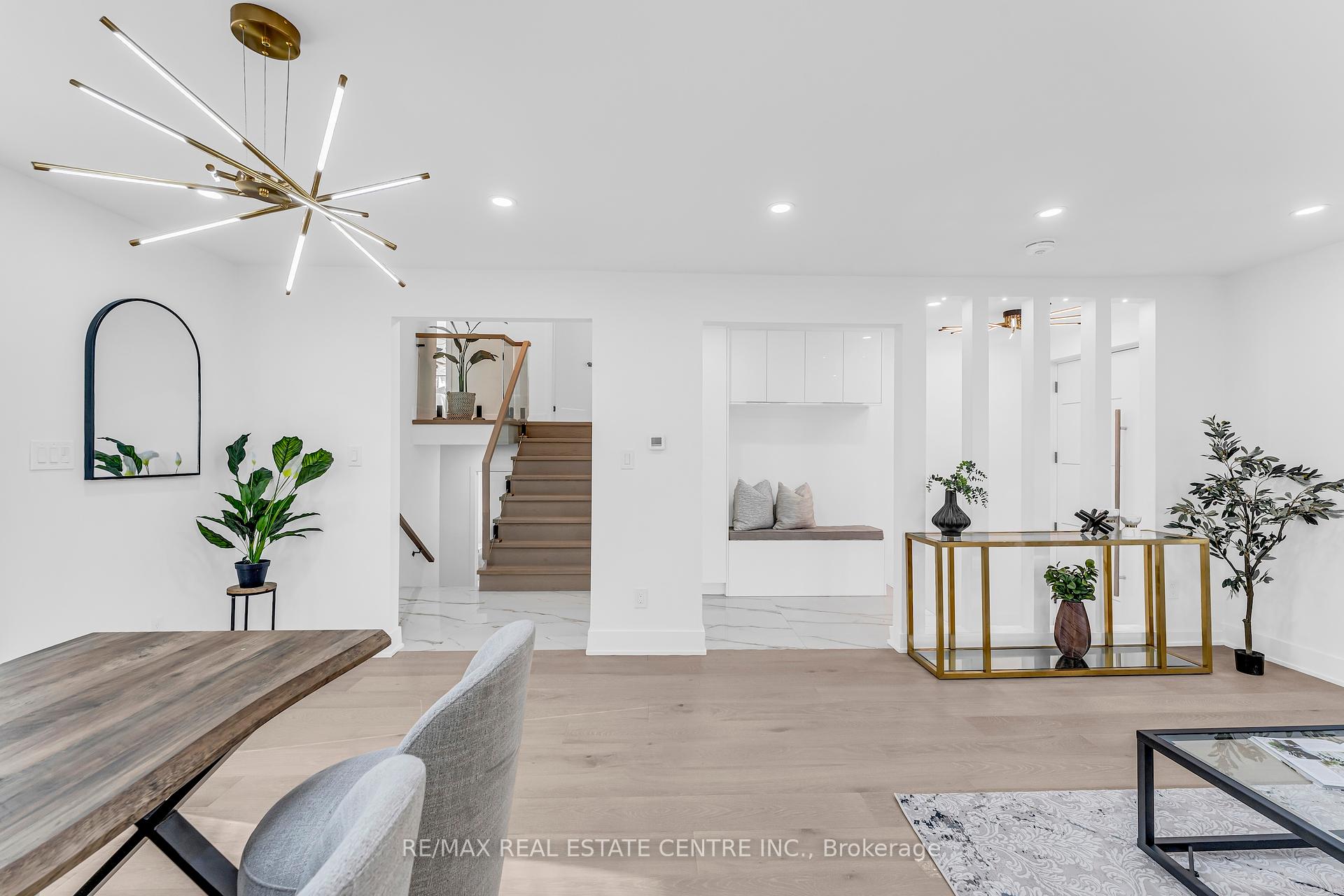 35 Munford Cres, Toronto, ON M4B1B9 | 4 Bedroom 6 Bathroom Detached House | Image 11