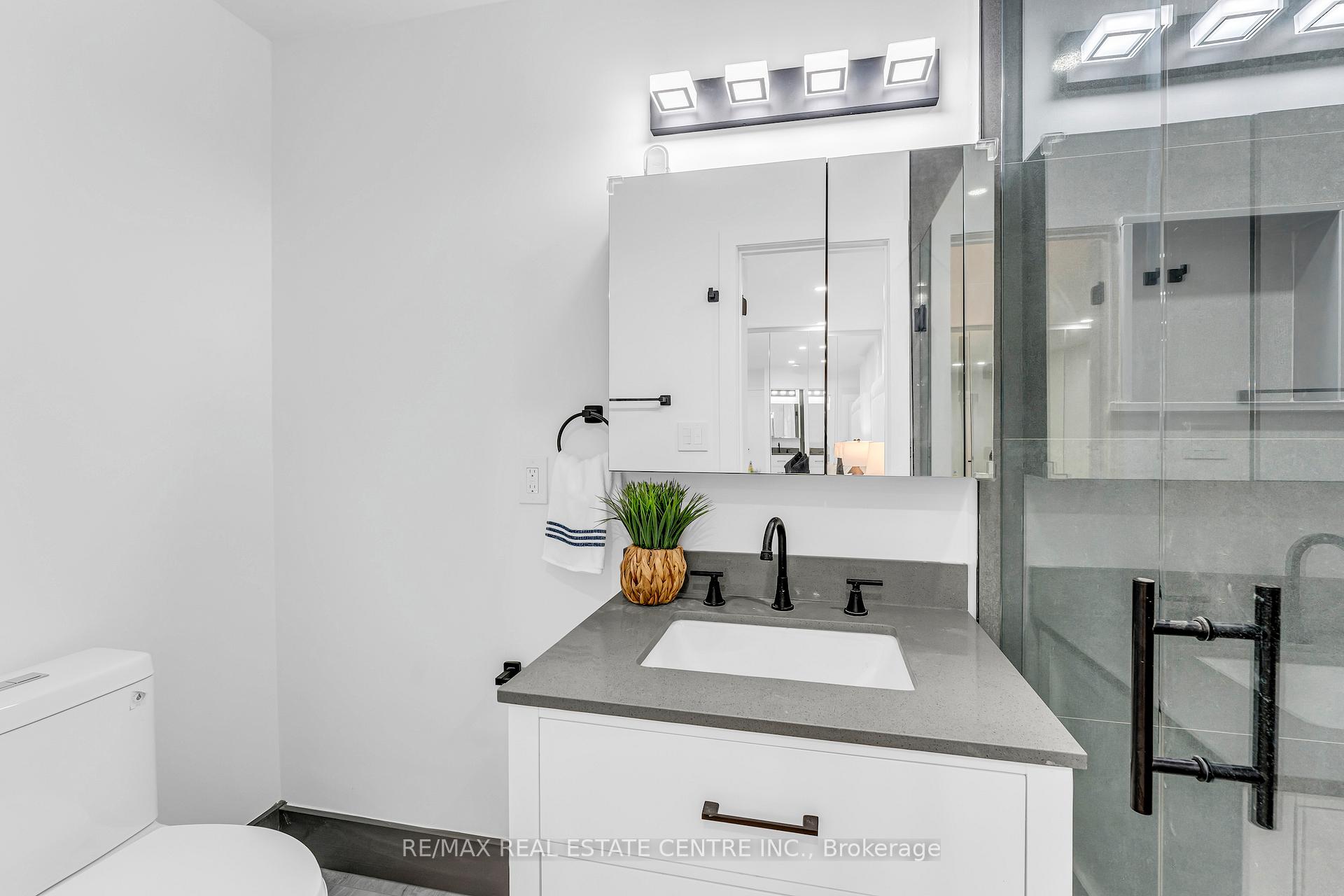 35 Munford Cres, Toronto, ON M4B1B9 | 4 Bedroom 6 Bathroom Detached House | Image 15