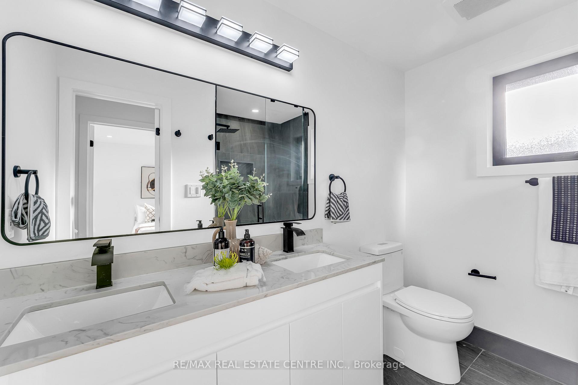 35 Munford Cres, Toronto, ON M4B1B9 | 4 Bedroom 6 Bathroom Detached House | Image 18