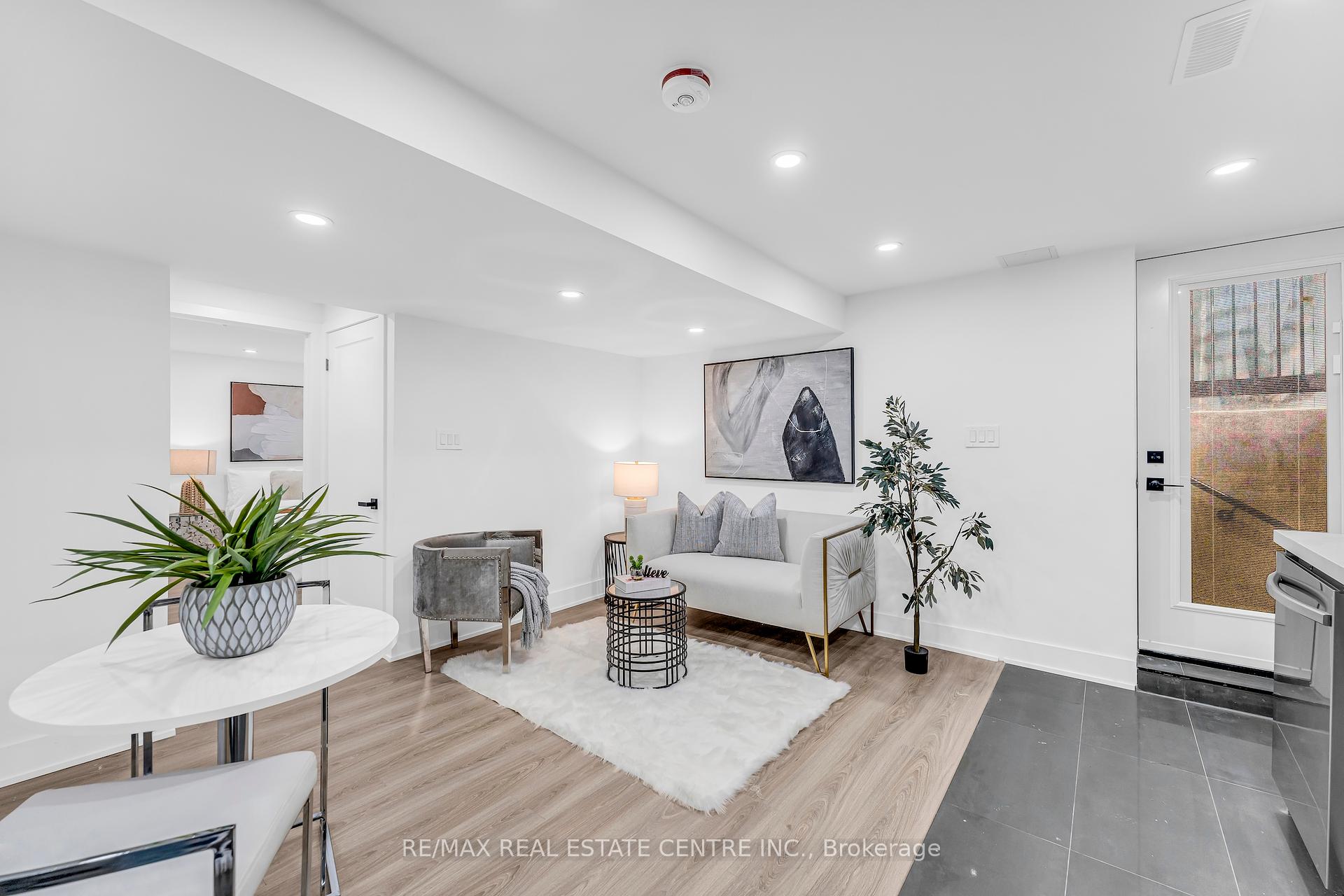 35 Munford Cres, Toronto, ON M4B1B9 | 4 Bedroom 6 Bathroom Detached House | Image 24