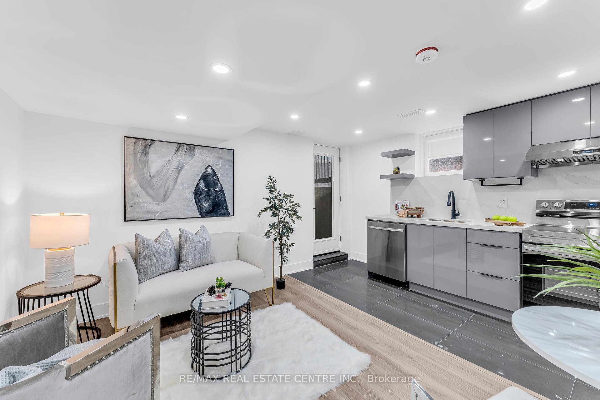 35 Munford Cres, Toronto, ON M4B1B9 | 4 Bedroom 6 Bathroom Detached House | Image 25