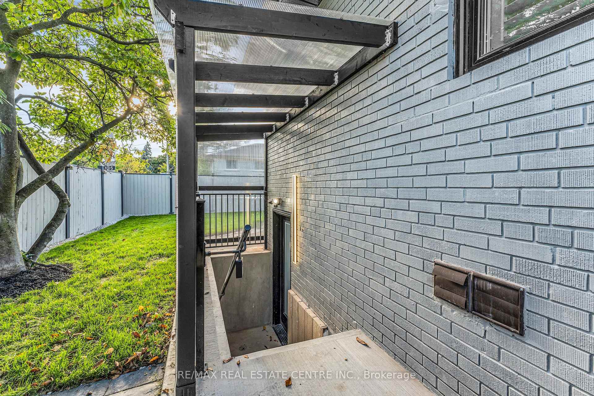 35 Munford Cres, Toronto, ON M4B1B9 | 4 Bedroom 6 Bathroom Detached House | Image 31