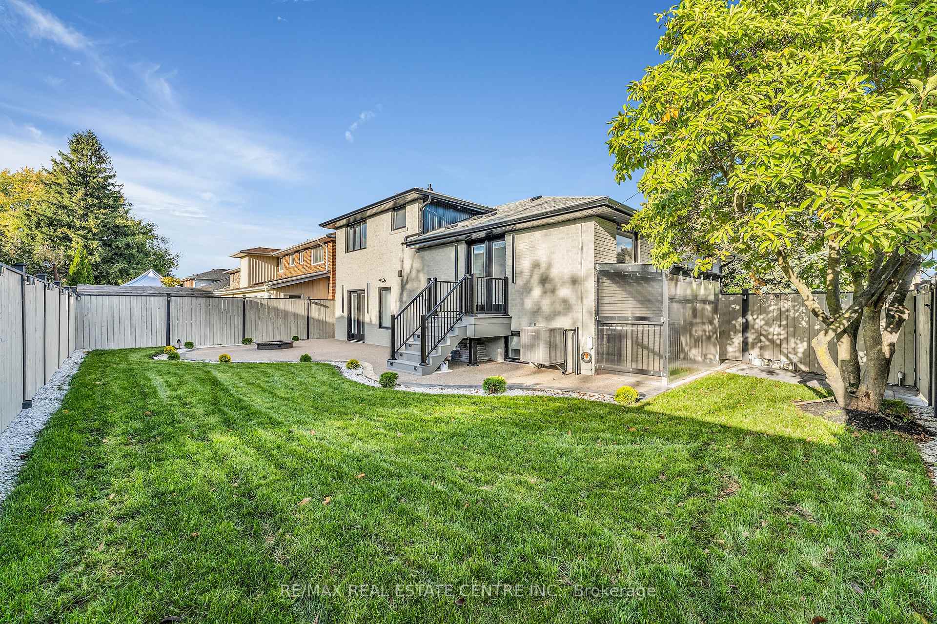 35 Munford Cres, Toronto, ON M4B1B9 | 4 Bedroom 6 Bathroom Detached House | Image 32