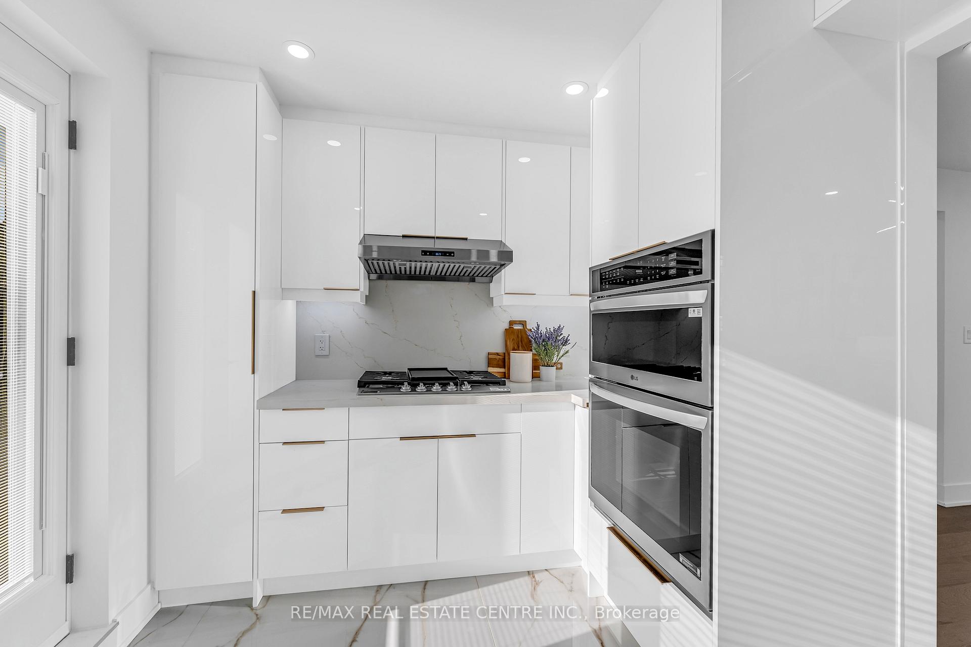 35 Munford Cres, Toronto, ON M4B1B9 | 4 Bedroom 6 Bathroom Detached House | Image 9