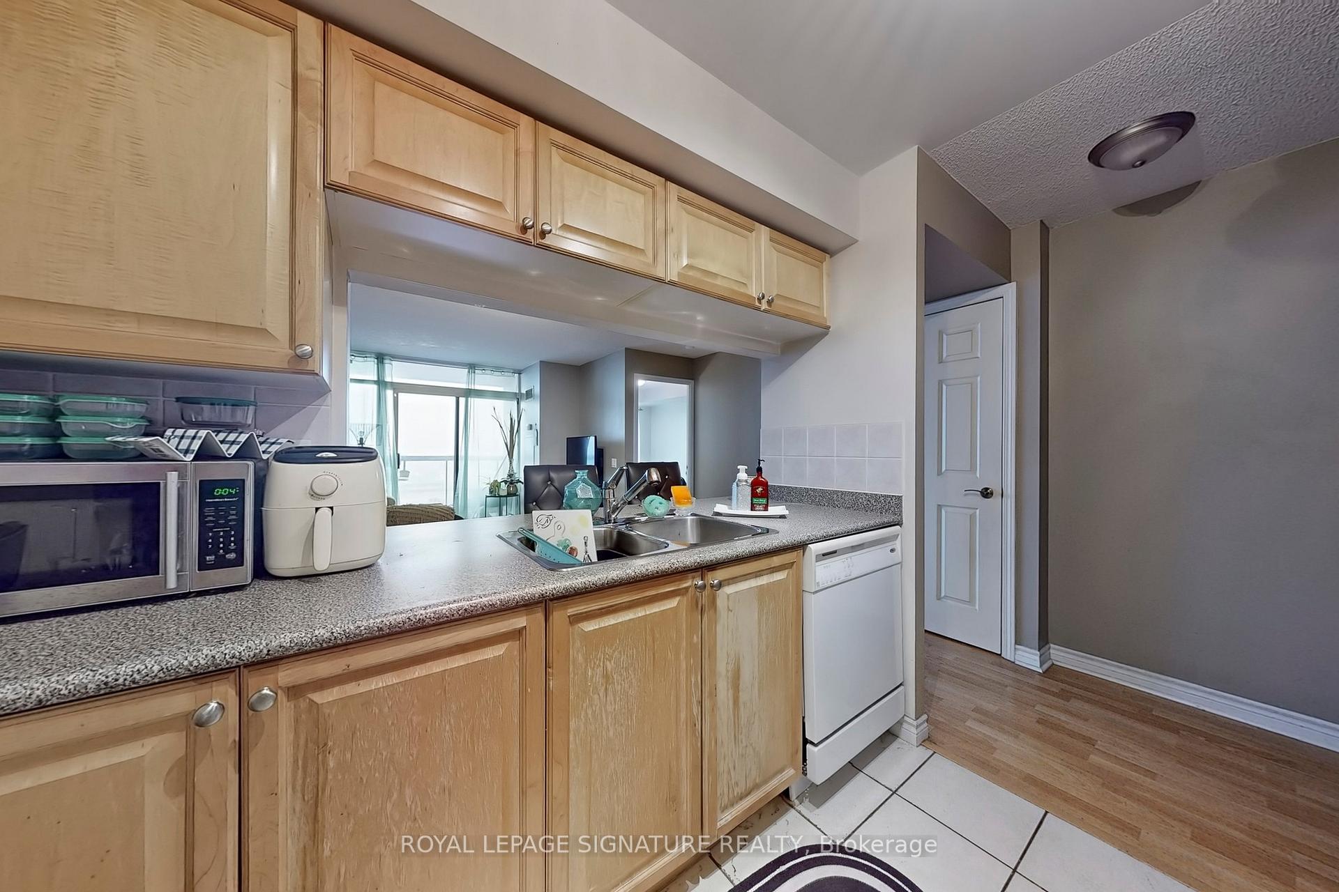 #1531 - 18 Mondeo Dr, Toronto, ON M1P5C8 | 1 Bedroom 1 Bathroom Condo Apt | Image 17