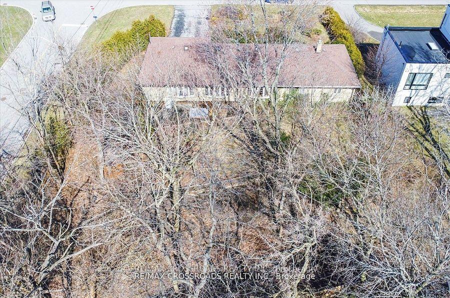 5 Balcarra Ave, Toronto, ON M1M1G8 | 3 Bedroom 3 Bathroom Detached House | Image 11