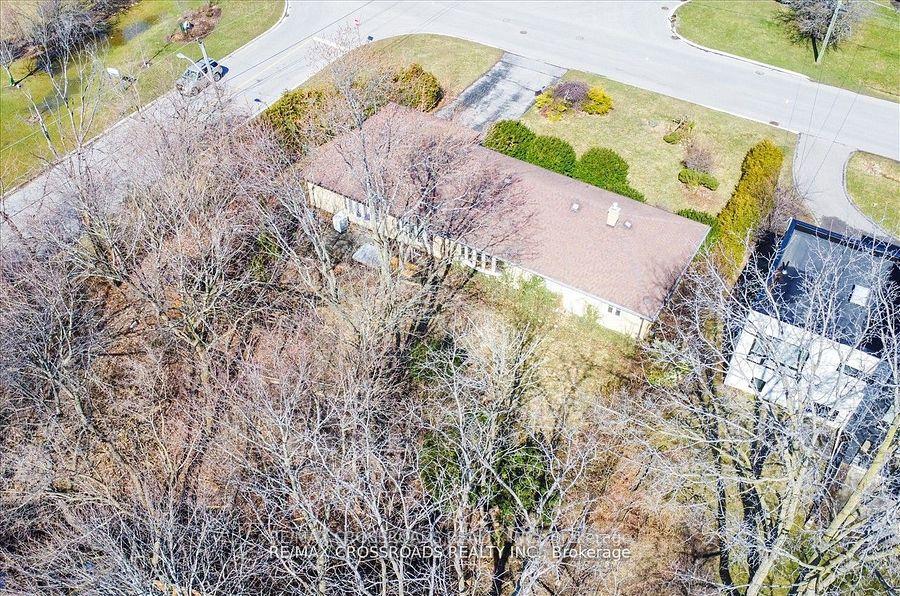 5 Balcarra Ave, Toronto, ON M1M1G8 | 3 Bedroom 3 Bathroom Detached House | Image 12