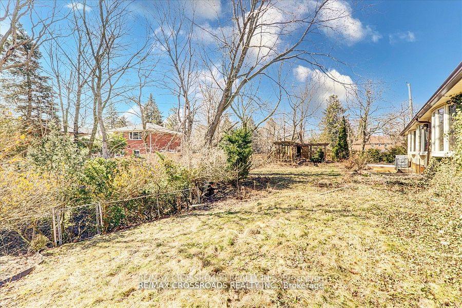 5 Balcarra Ave, Toronto, ON M1M1G8 | 3 Bedroom 3 Bathroom Detached House | Image 16