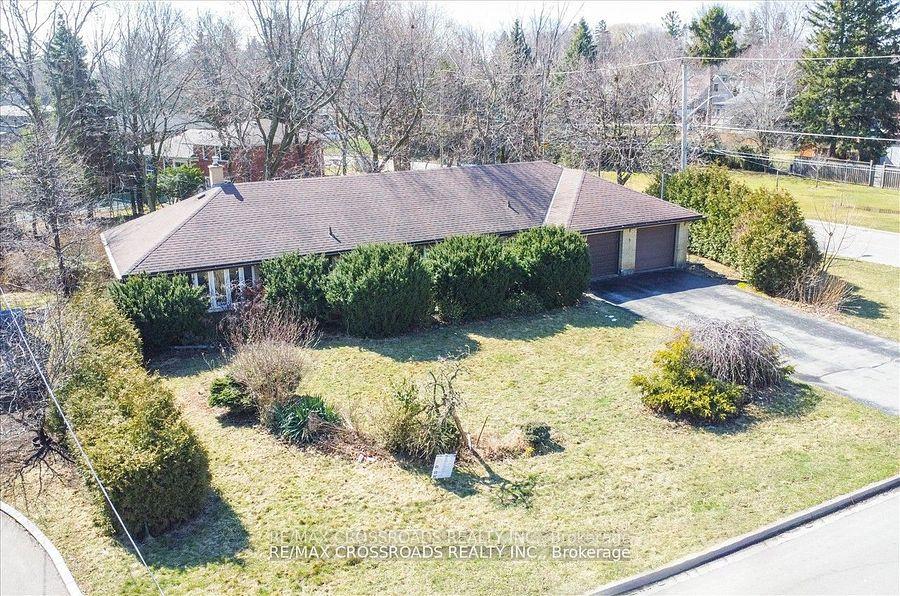 5 Balcarra Ave, Toronto, ON M1M1G8 | 3 Bedroom 3 Bathroom Detached House | Image 2