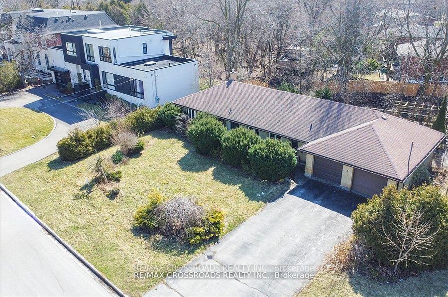 5 Balcarra Ave, Toronto, ON M1M1G8 | 3 Bedroom 3 Bathroom Detached House | Image 4