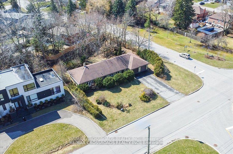 5 Balcarra Ave, Toronto, ON M1M1G8 | 3 Bedroom 3 Bathroom Detached House | Image 5
