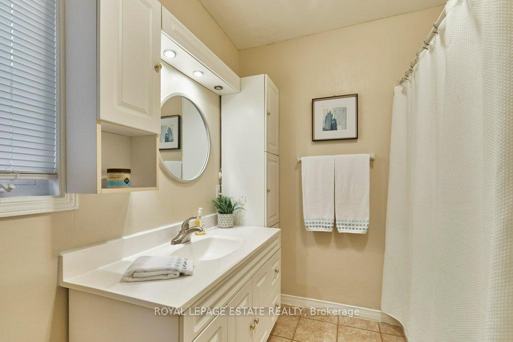 63 Valhalla Blvd, Toronto, ON M1N3B4 | 3 Bedroom 3 Bathroom Detached House | Image 16