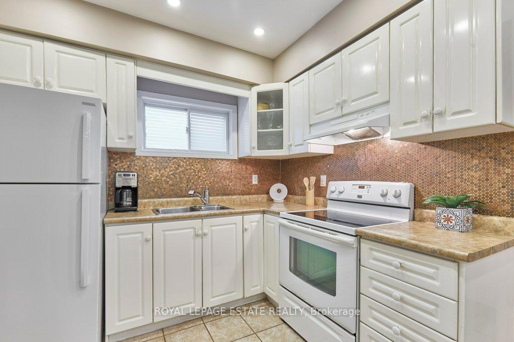 63 Valhalla Blvd, Toronto, ON M1N3B4 | 3 Bedroom 3 Bathroom Detached House | Image 32