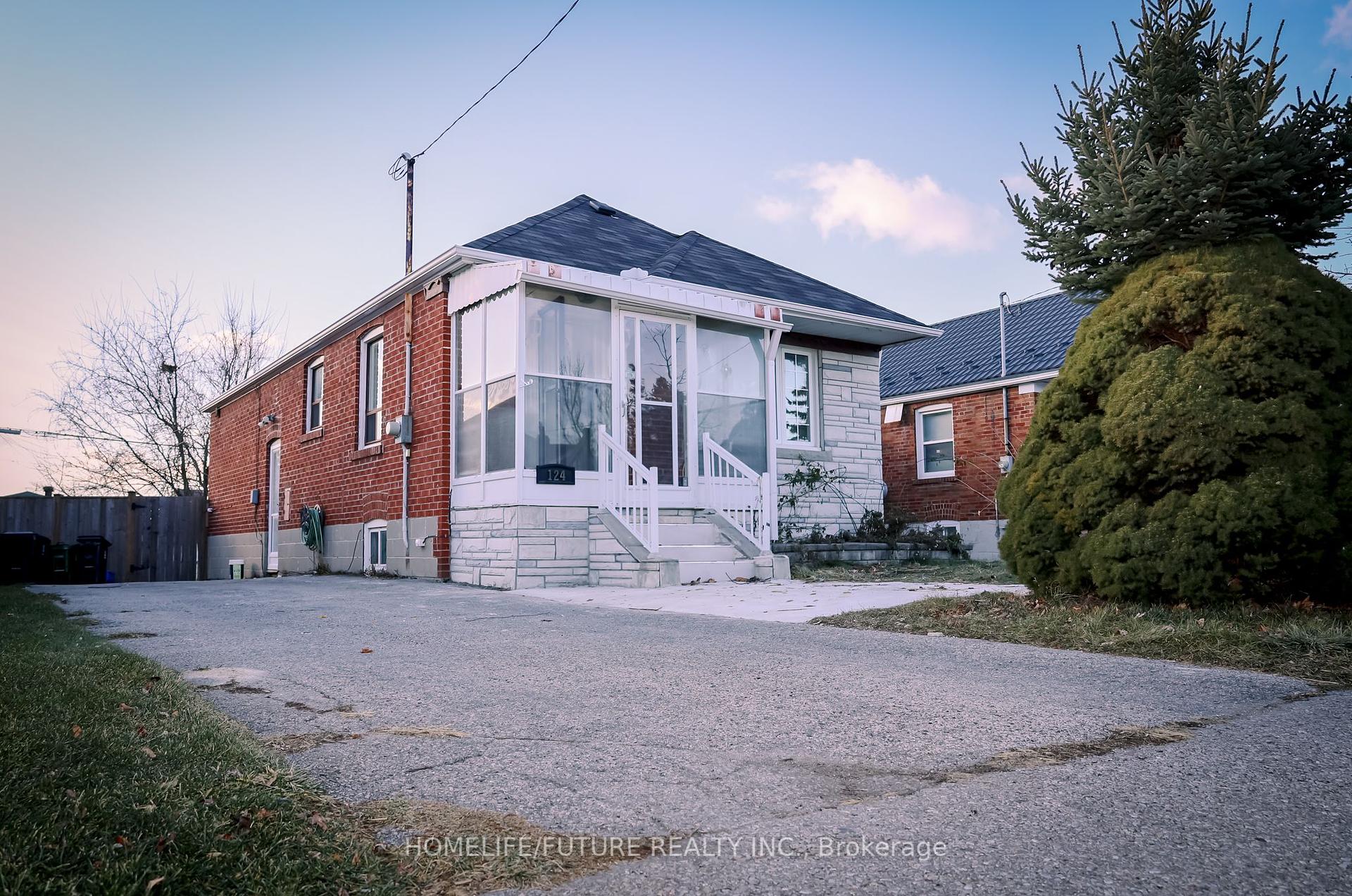 124 North Woodrow Blvd, Toronto, ON M1K1X1 | 2 Bedroom 2 Bathroom Detached House | Image 2