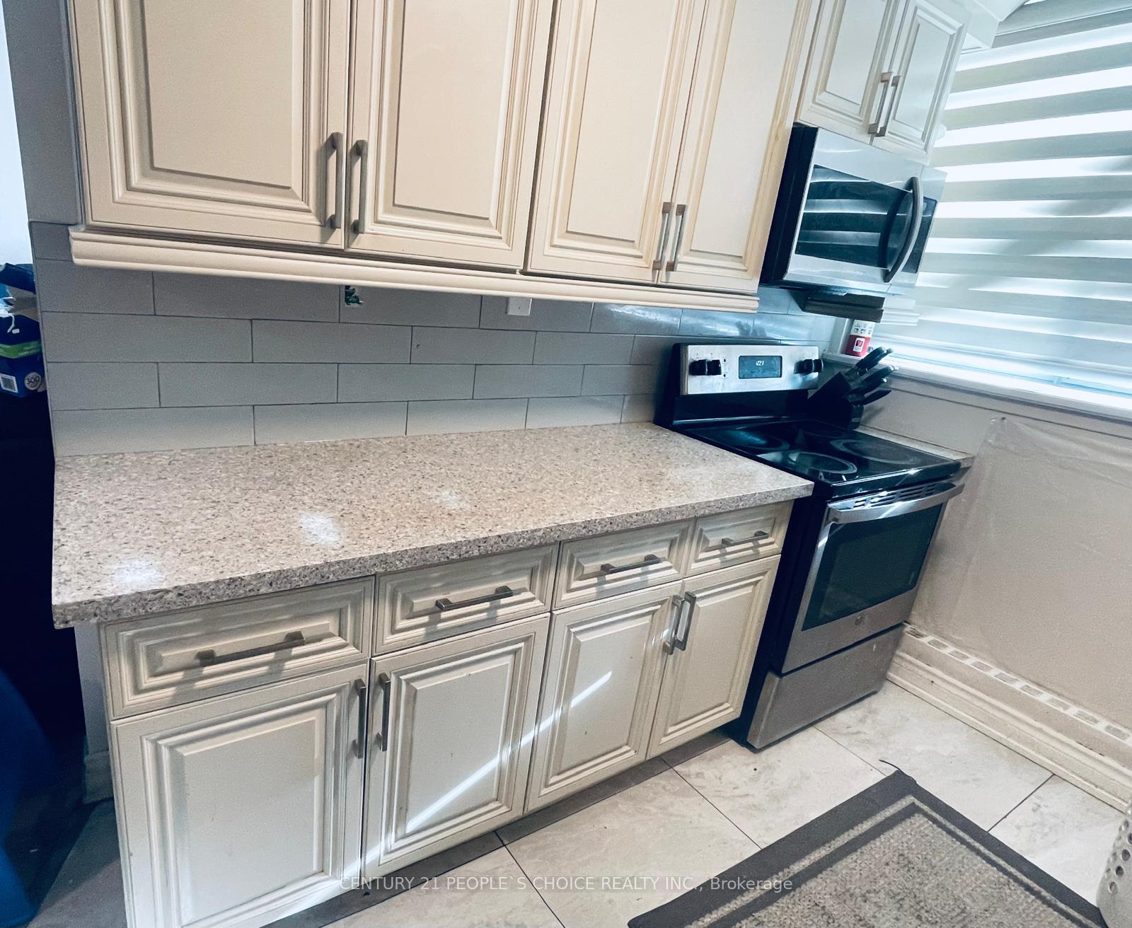 #216 - 100 Wingarden Crt, Toronto, ON M1B2P4 | 2 Bedroom 2 Bathroom Condo Apt | Image 2