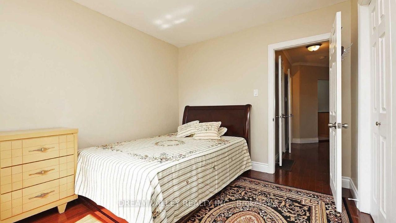 55 Colonial Ave, Toronto, ON M1M2C4 | 3 Bedroom 3 Bathroom Detached House | Image 12