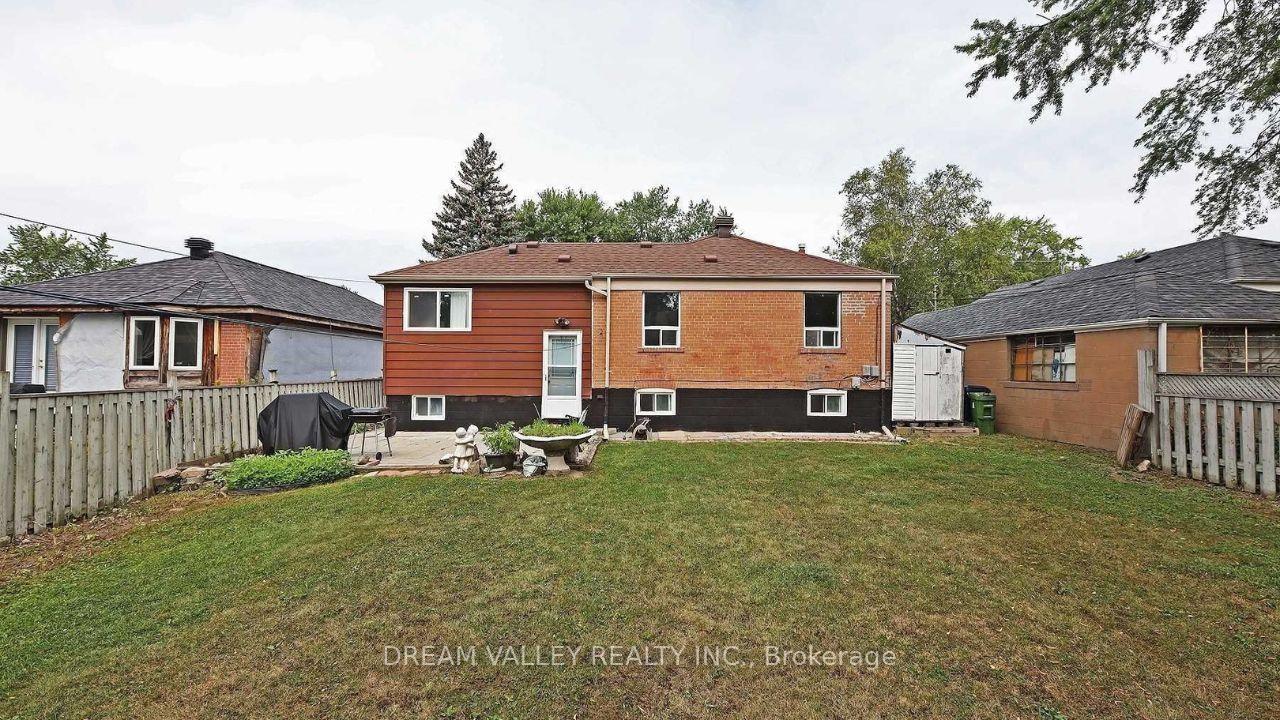 55 Colonial Ave, Toronto, ON M1M2C4 | 3 Bedroom 3 Bathroom Detached House | Image 15