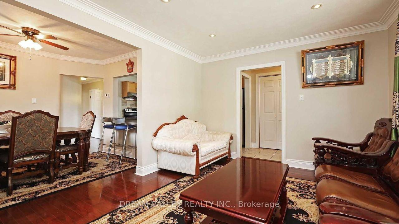 55 Colonial Ave, Toronto, ON M1M2C4 | 3 Bedroom 3 Bathroom Detached House | Image 5