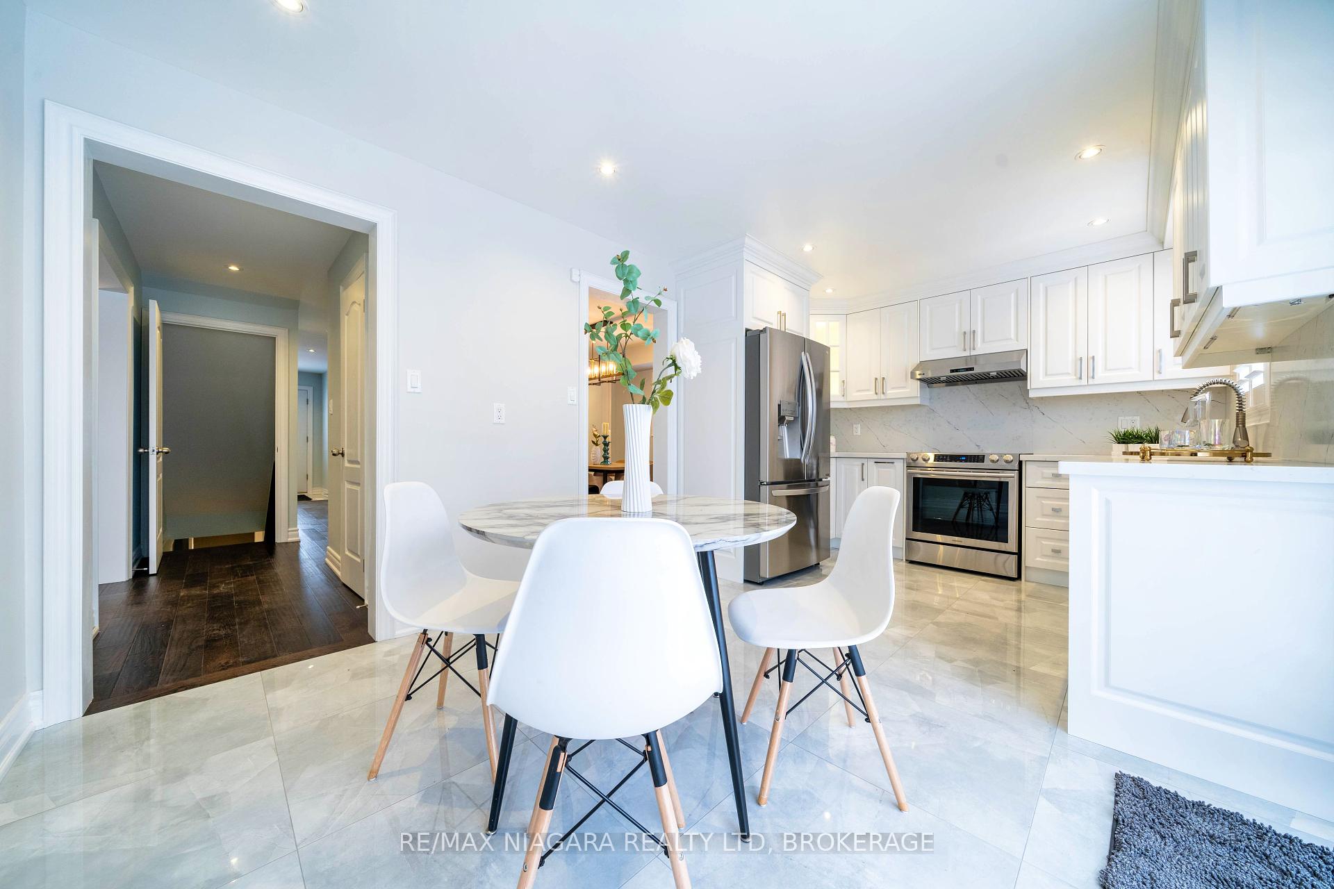 42 Kenhatch Blvd, Toronto, ON M1S3Y1 | 4 Bedroom 5 Bathroom Detached House | Image 11