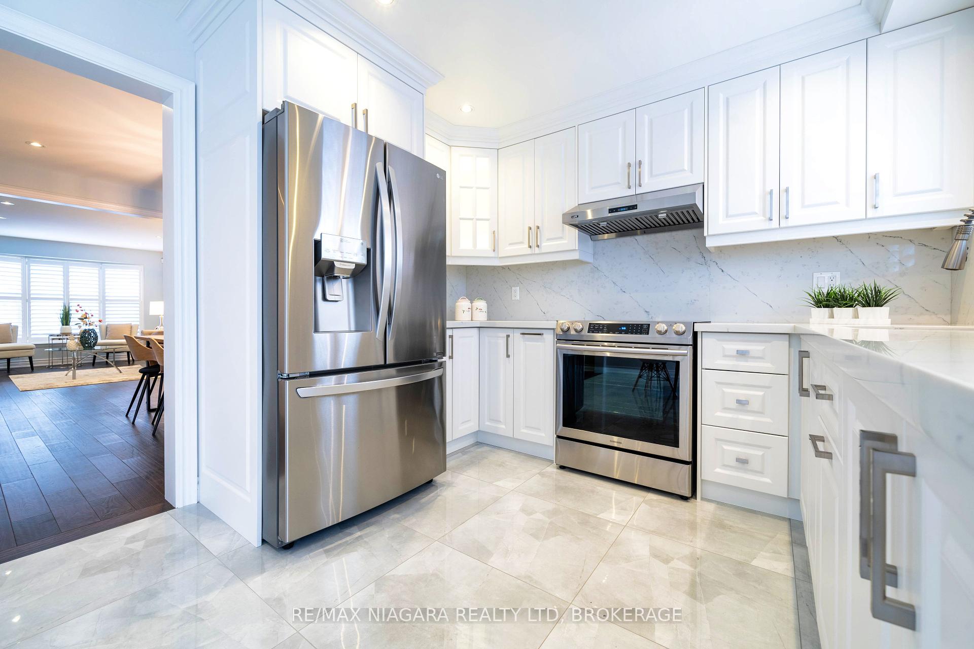 42 Kenhatch Blvd, Toronto, ON M1S3Y1 | 4 Bedroom 5 Bathroom Detached House | Image 13